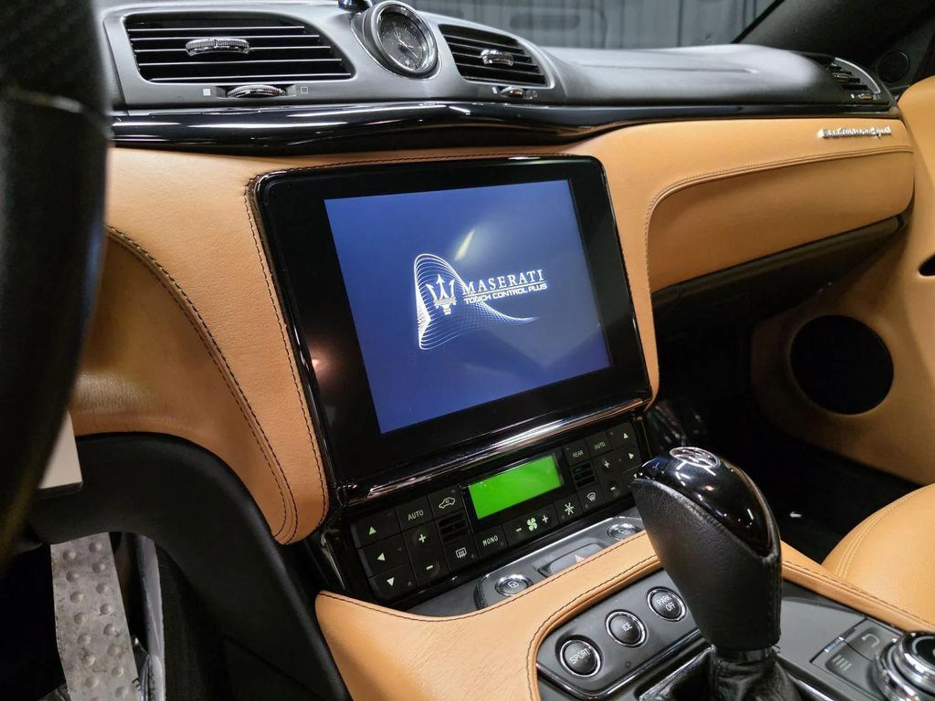 mph024_3815778522_Vw_GFIVV_z_Omy_Z_Bm_Zu_LW_8o_I2_I_Fyg_0013e18e42