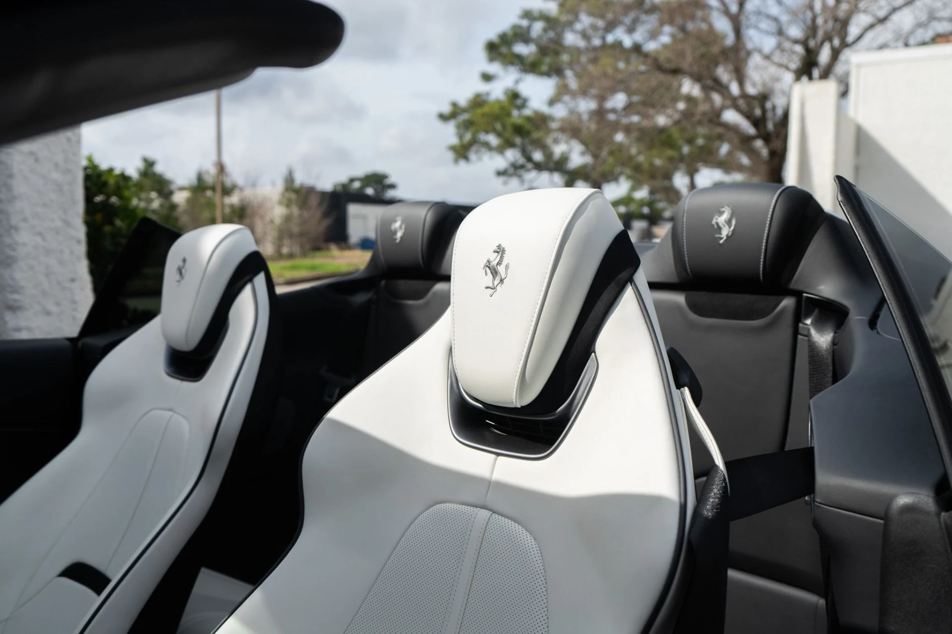 mph024_3824080138_Used_2025_Ferrari_Roma_Spider_1771439392_eb7a3e07bf