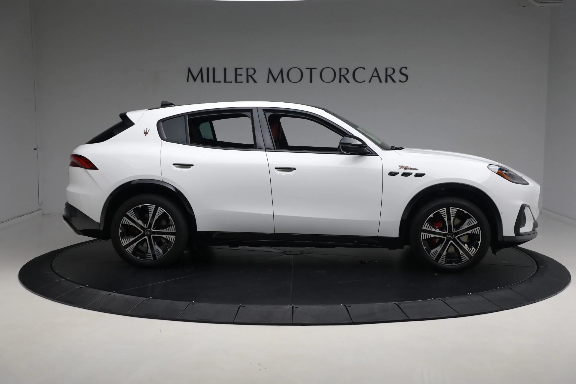 mph024_3830894703_New_2025_Maserati_Grecale_Folgore_3ba89e526c