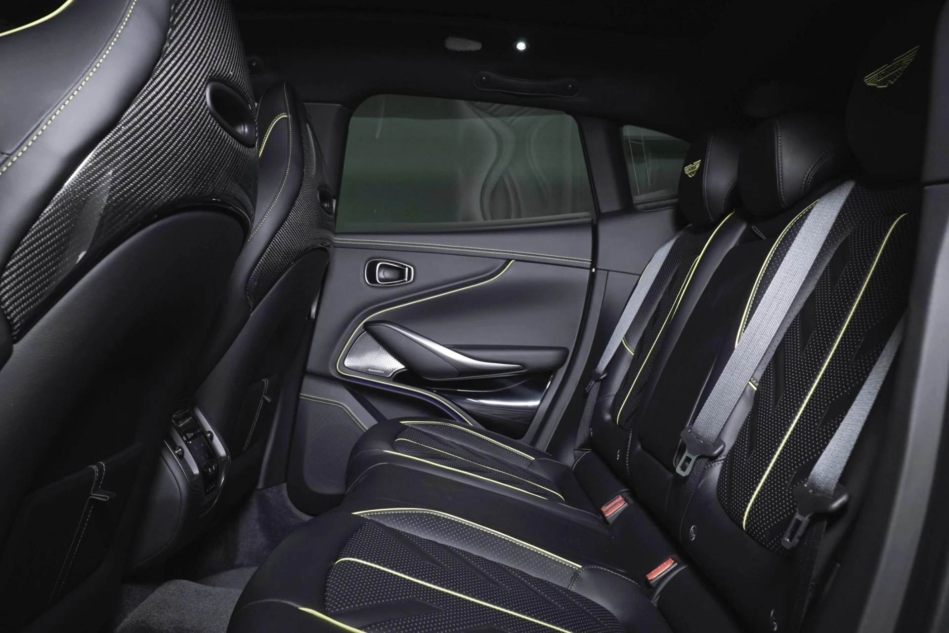 mph024_3835951773_New_2026_Aston_Martin_DBX_S_1781894781_6d6fb9d249