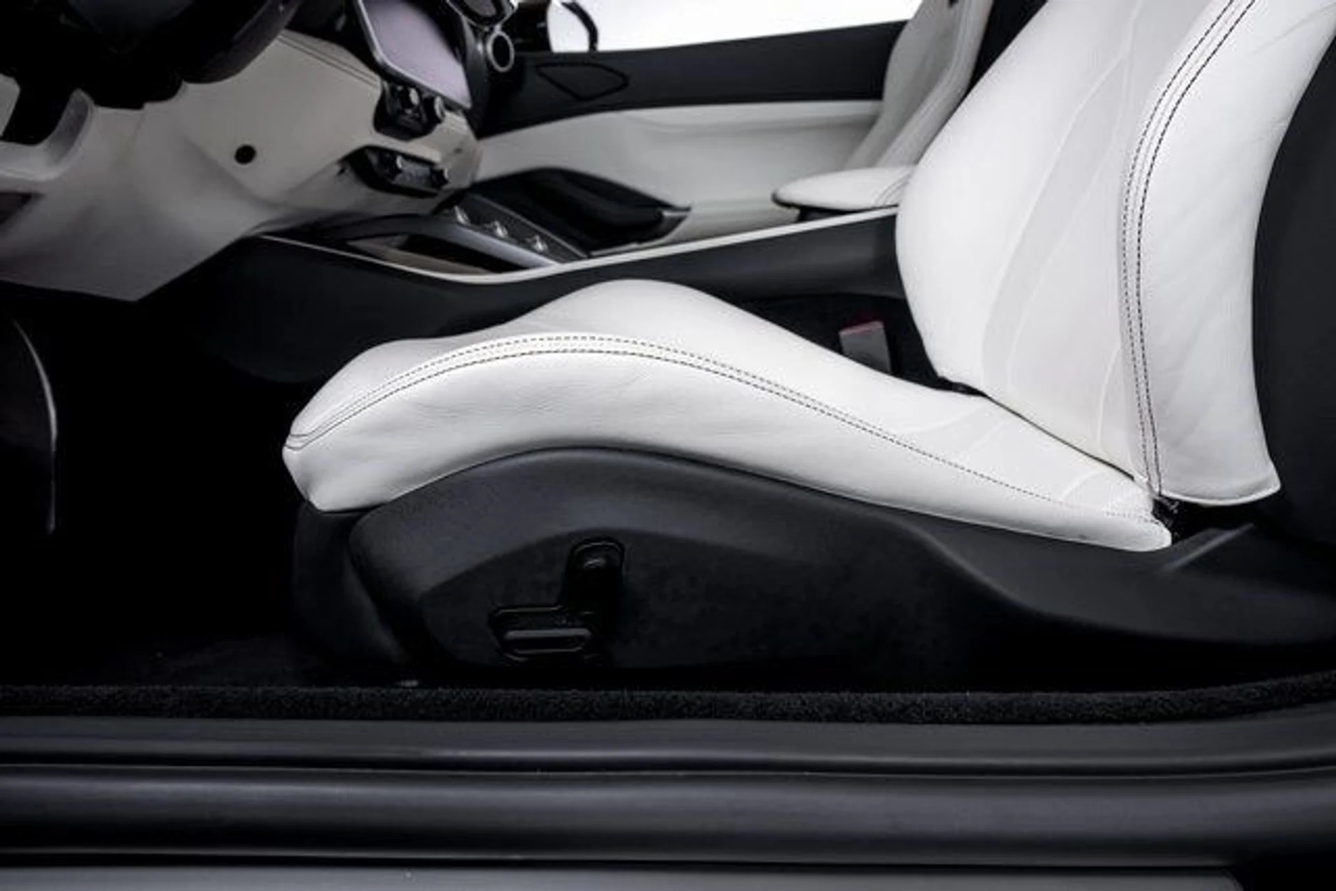 mph024_3850043450_83402062dc0e03f4e67057706a44077bx_b5e7cedc6e