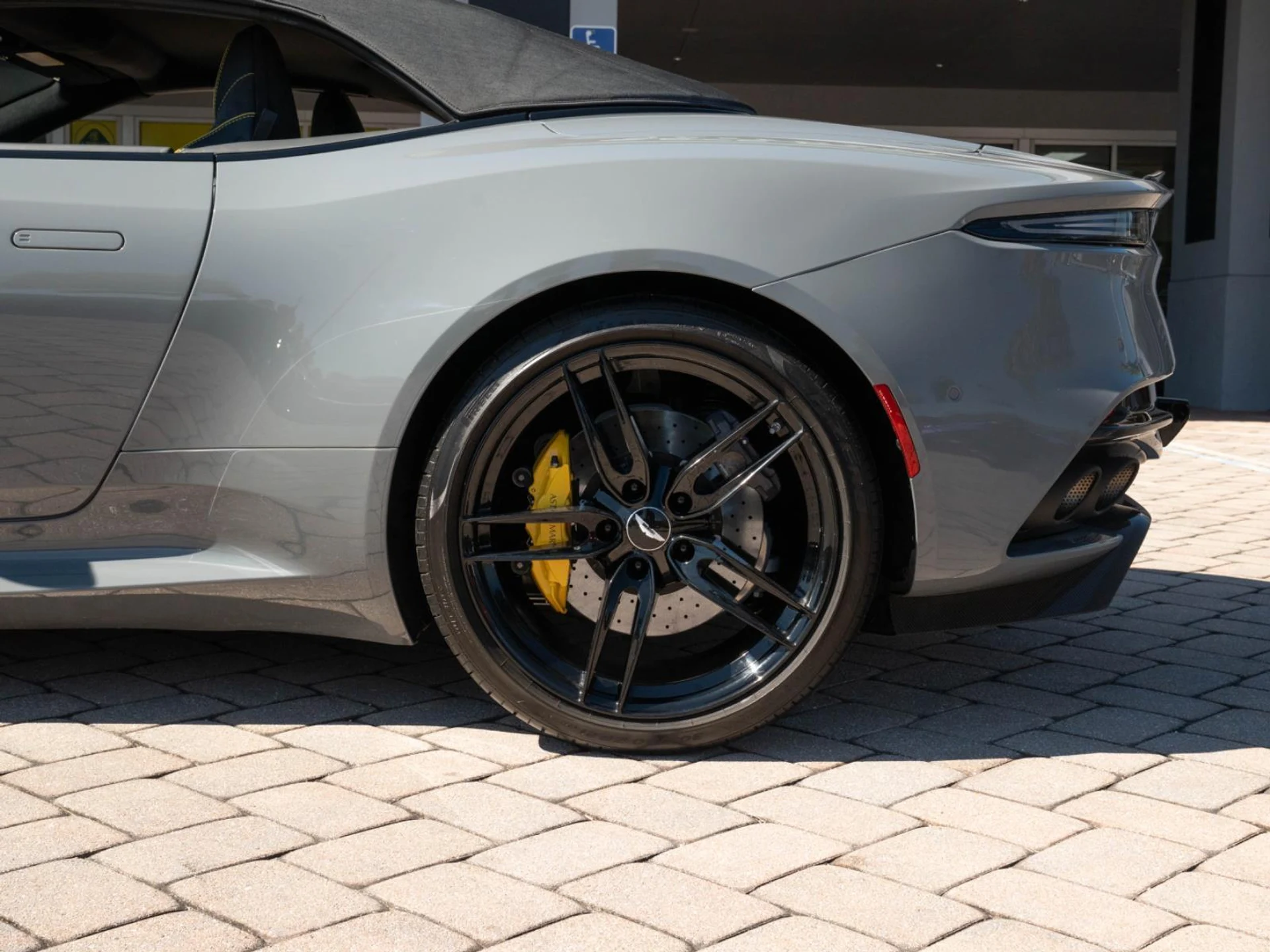 mph024_3850233598_Used_2022_Aston_Martin_DBS_Superleggera_1770058029_793496e246