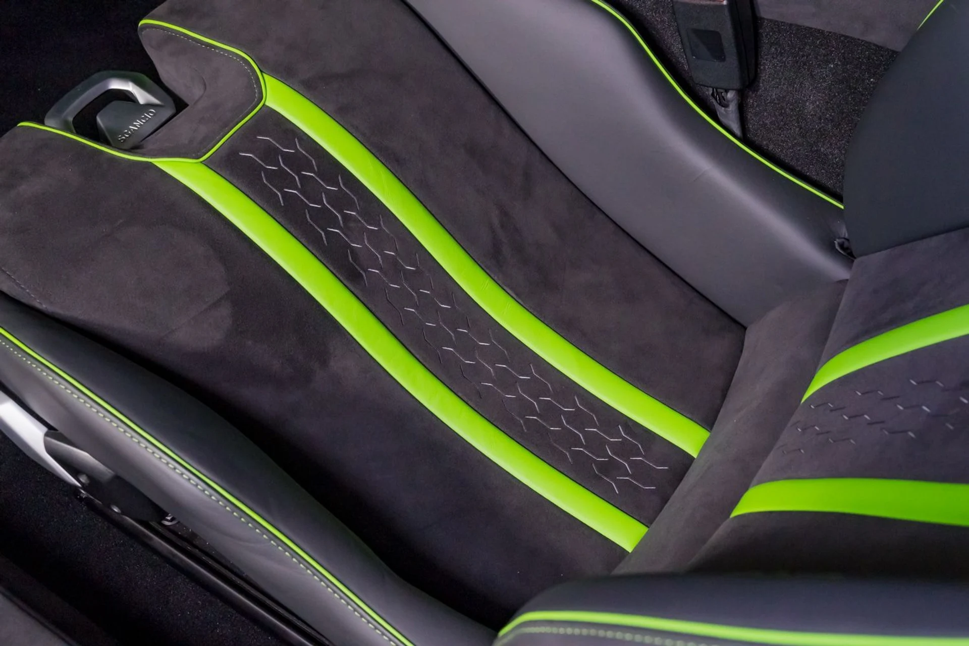 mph024_3860549440_237f2869a4fd497084a962ab254c39a8_3e3ed4a028