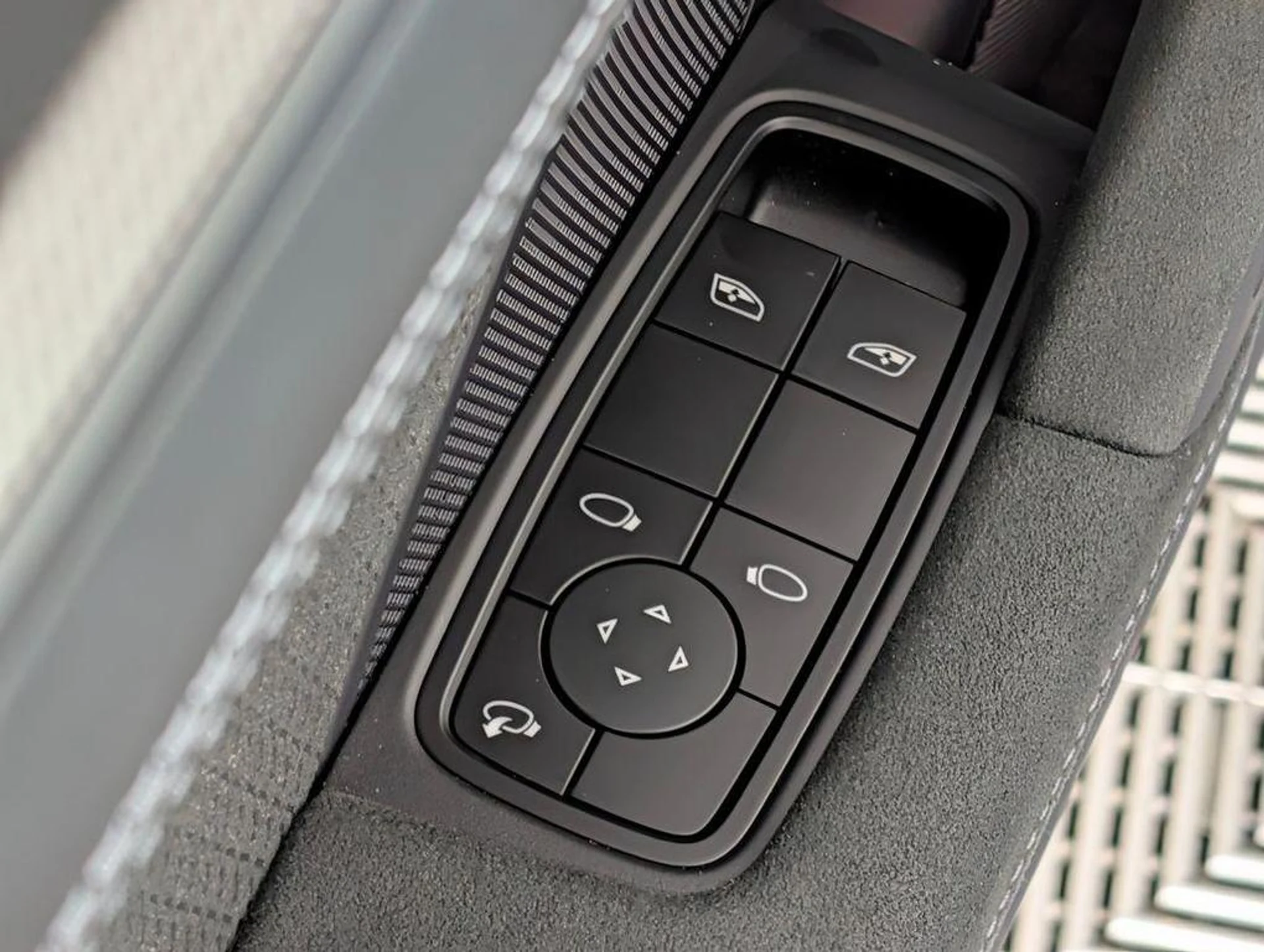 mph024_3871057796_om_Xe_Ji_L_Ga_GP_S_M_Oc_D_Lb_Hwtut_A_d7b2d356c9