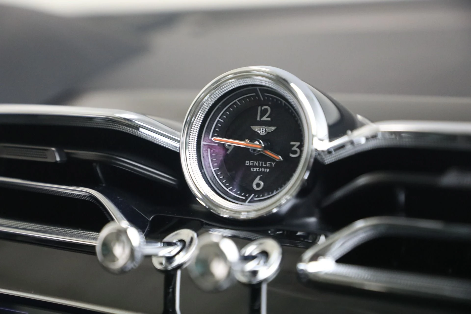 mph024_3873079812_Used_2022_Bentley_Bentayga_V8_1777753010_24fd518d28