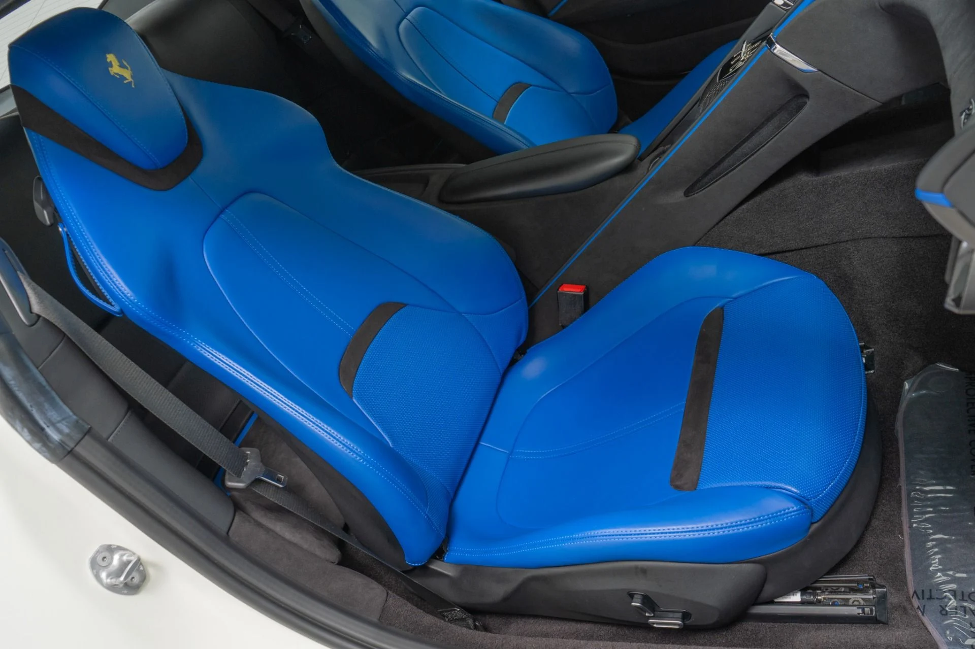 mph024_3874371933_Used_2022_Ferrari_Roma_Two_Tone_Interior_Carbon_Fiber_Interior_Trim_JBL_Hi_Fi_1787948407_b413978fef