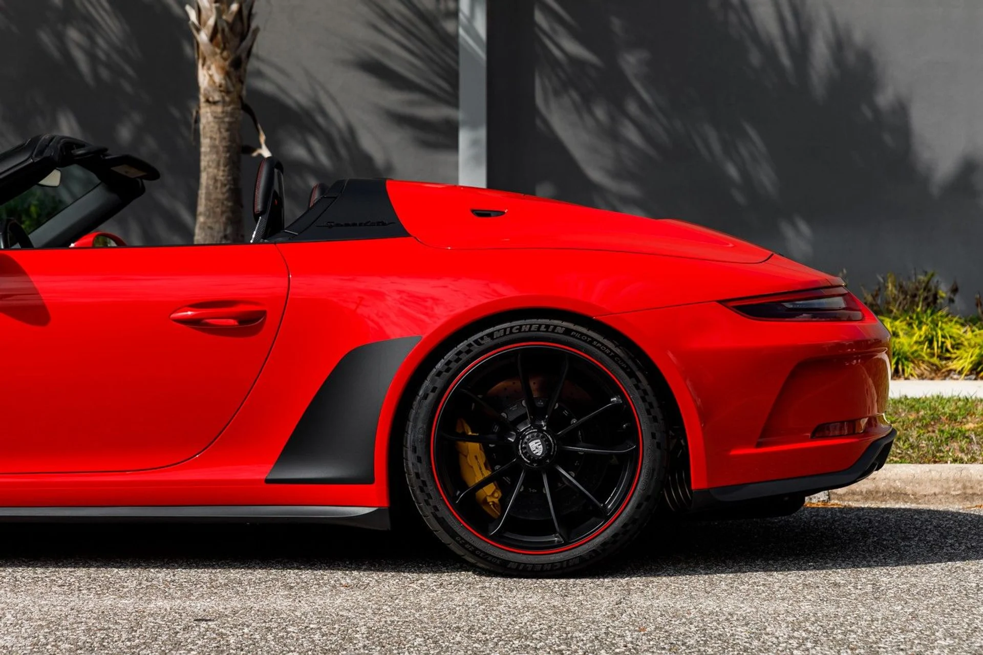 mph024_3874404541_661_p25_l_14932606bc