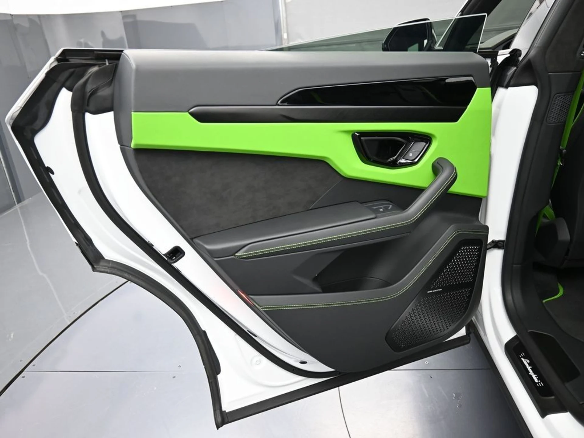 mph024_3880241894_image_24_160dc01b8e