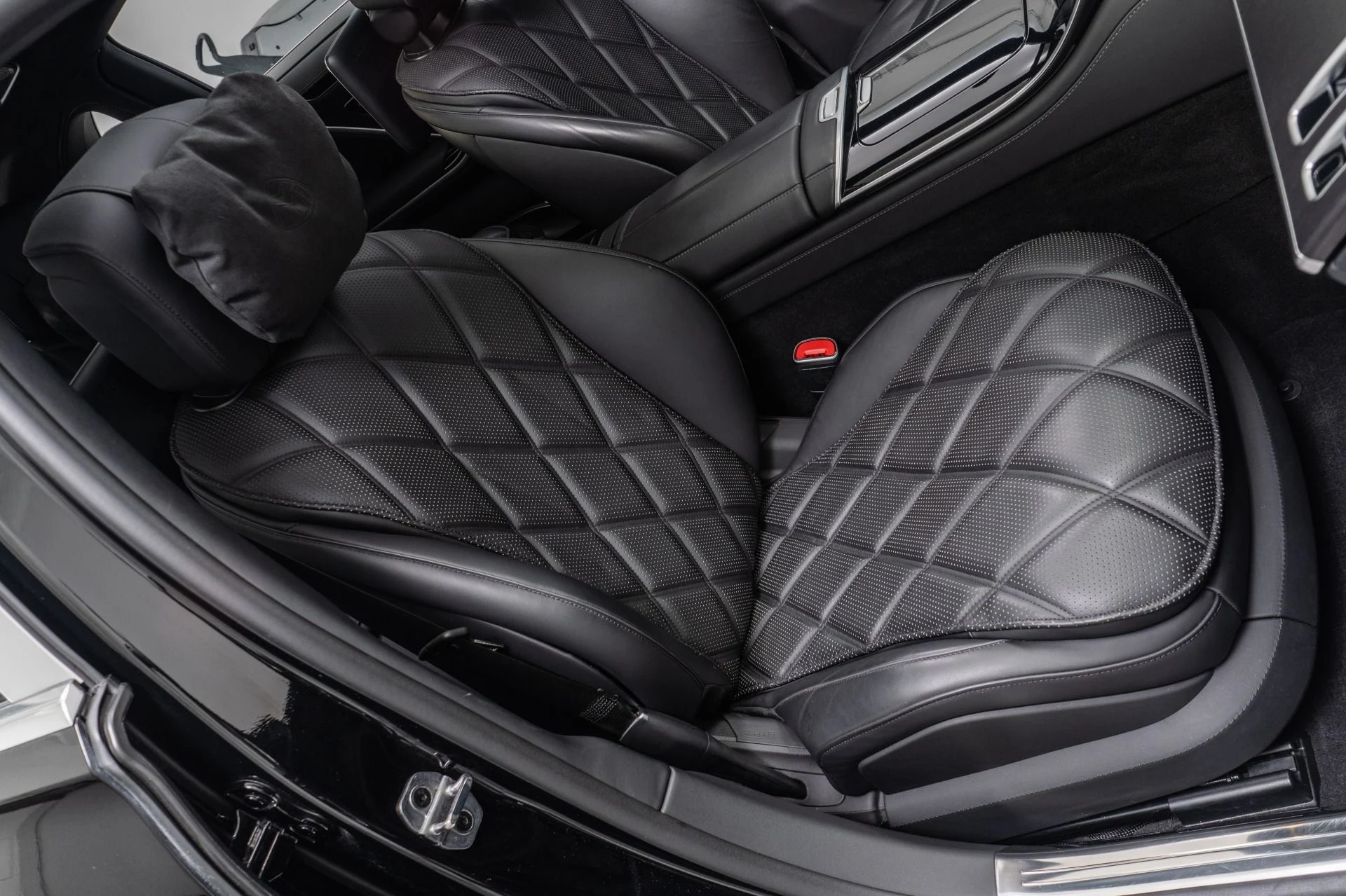 mph024_390587035_Used_2022_Mercedes_Benz_Mercedes_Maybach_S_680_Executive_Rear_Seat_Package_V12_Power_Immense_Room_1774031494_306528adf8