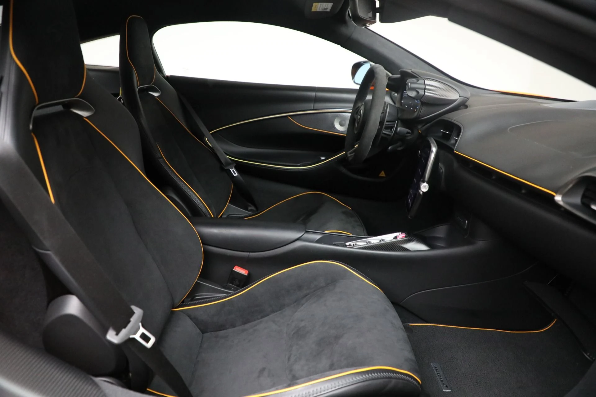 mph024_3912937674_Used_2023_Mc_Laren_Artura_Vision_d48a0b7781