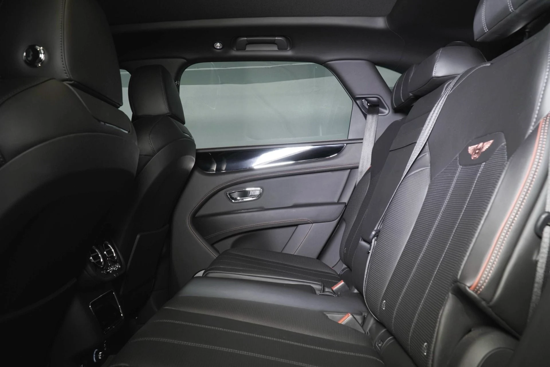 mph024_3913210088_Used_2021_Bentley_Bentayga_V8_1783110091_3d9cb38847