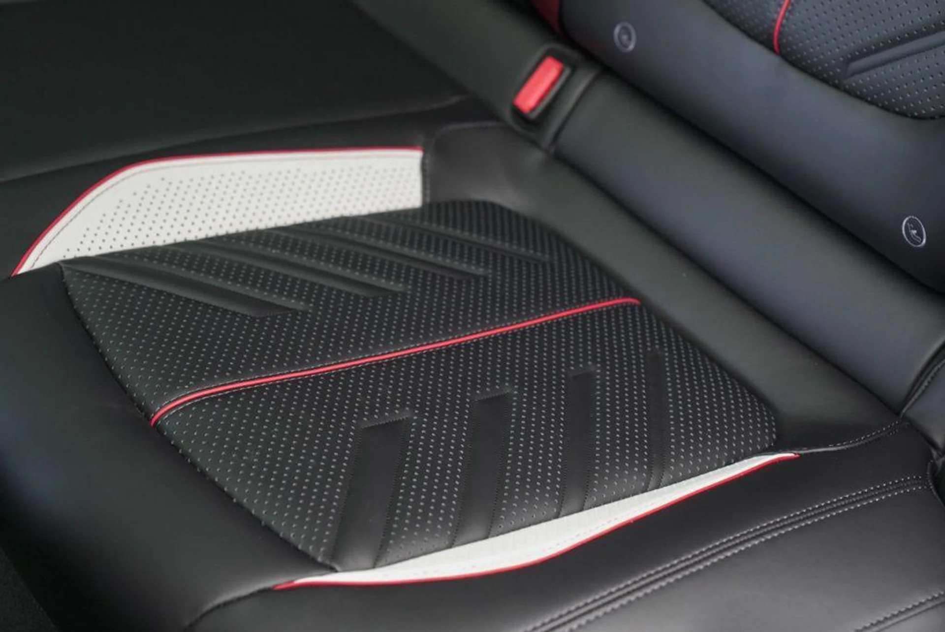 mph024_392273941_U8_Ik_E_Sq_Bd39dsv9_Wz3aoy_Cqia_WA_b5a62d0f26