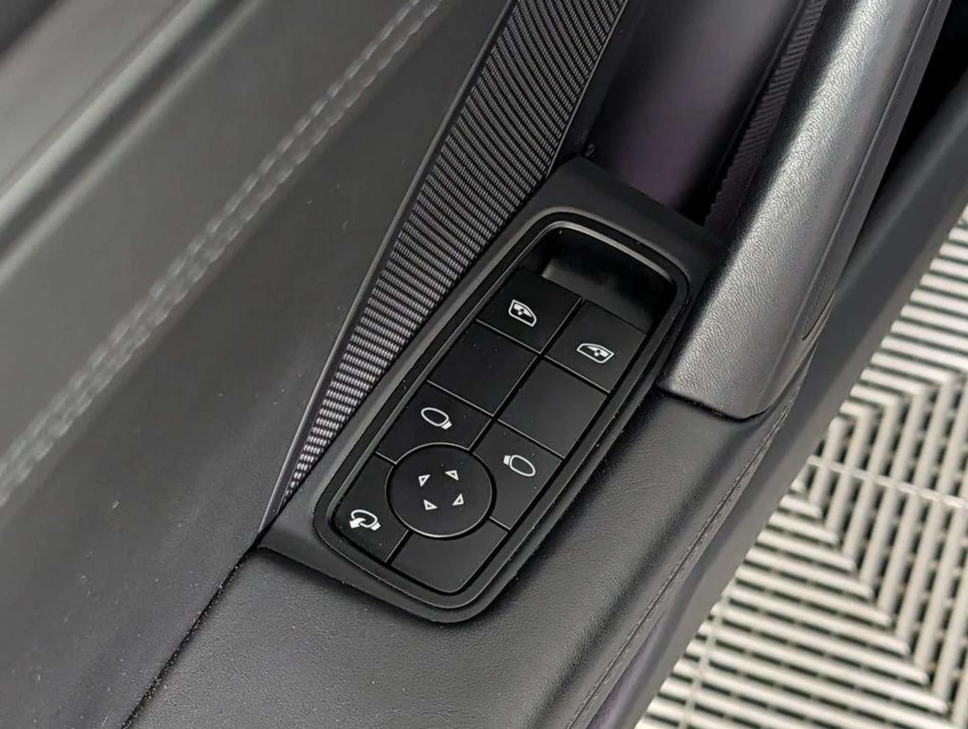 mph024_3924286894_z_AF_6mwcm_Q6_Lfdo7_JOQMC_67_S2_DKE_5d05ff0e6c