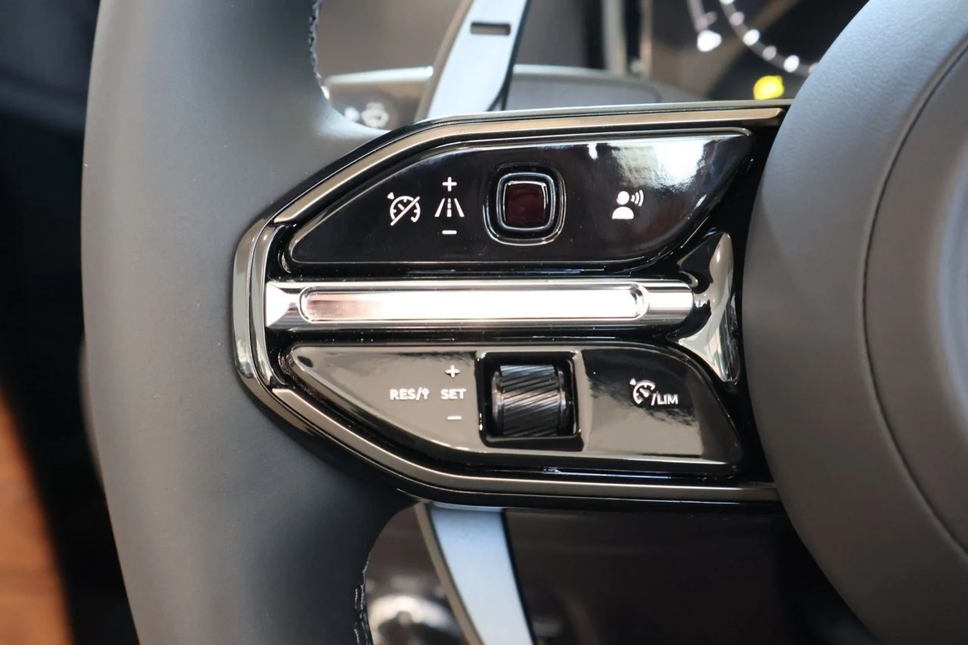 mph024_3925101605_25_0a89681da9