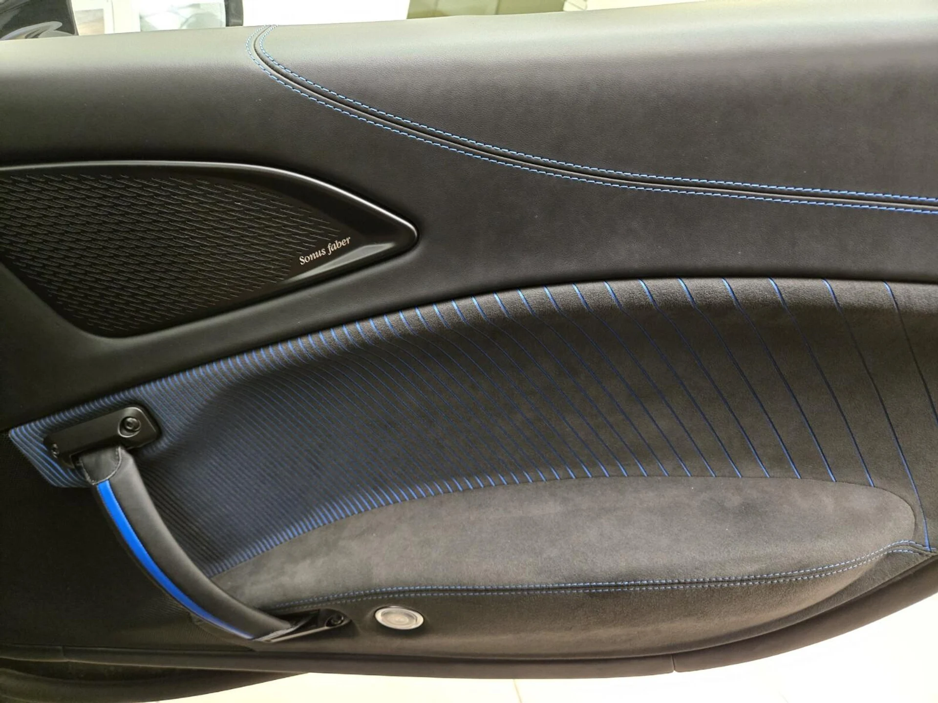 mph024_3929891735_Used_2022_Maserati_MC_20_1777527738_9caa4b4ea7