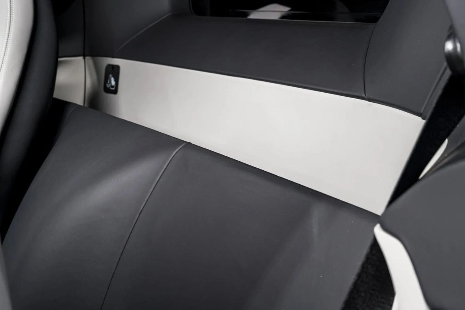 mph024_3940868285_5e85f8e227bd416c01bff6b50012e52dx_f77ef7dc20