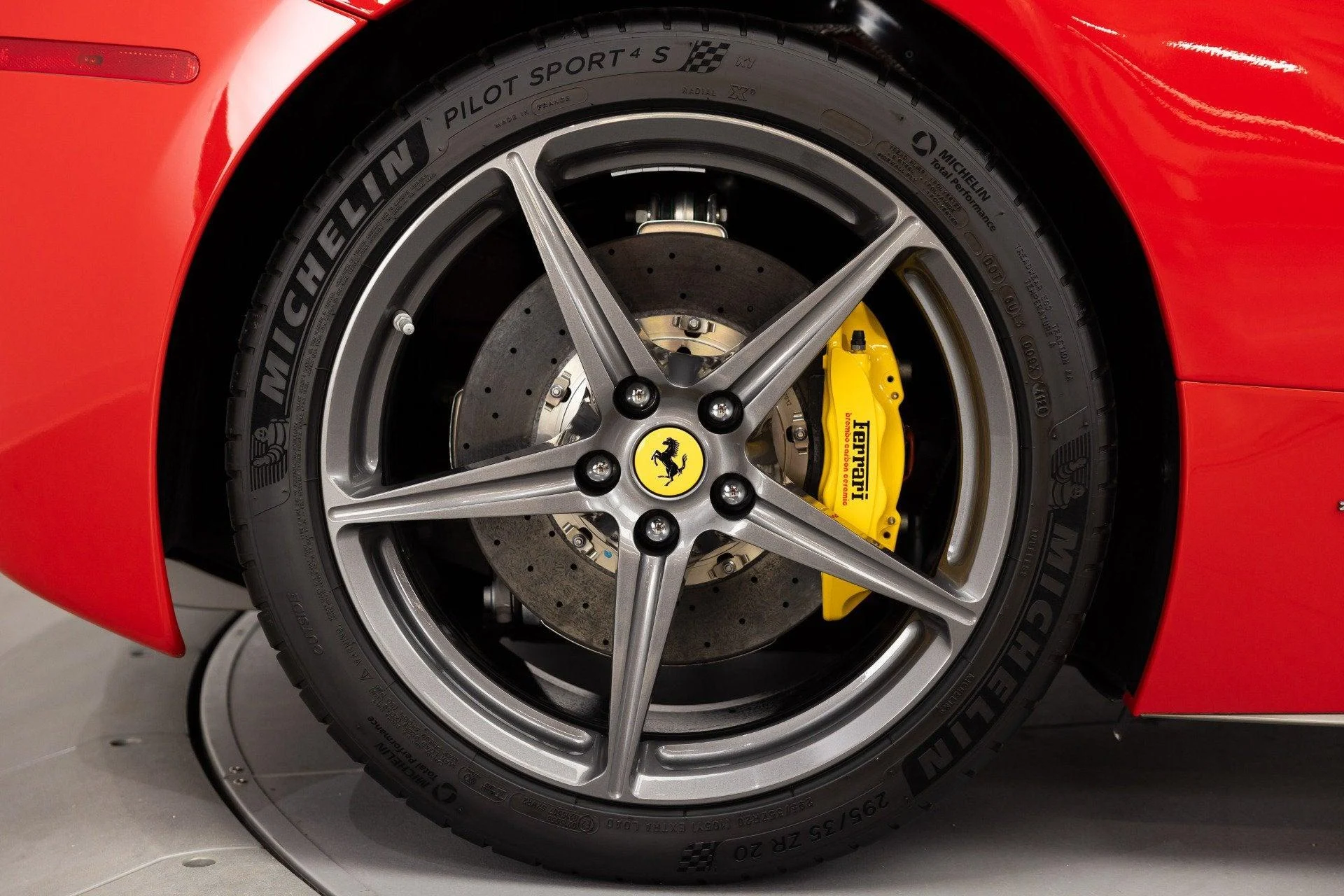 mph024_3941645308_Used_2013_Ferrari_458_Spider_1791380409_45457cb6bc