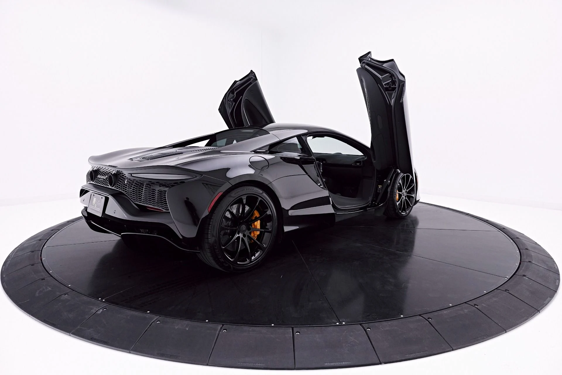 mph024_3947387456_Used_2026_Mc_Laren_Artura_Vision_1777507459_a3eb66b3ce