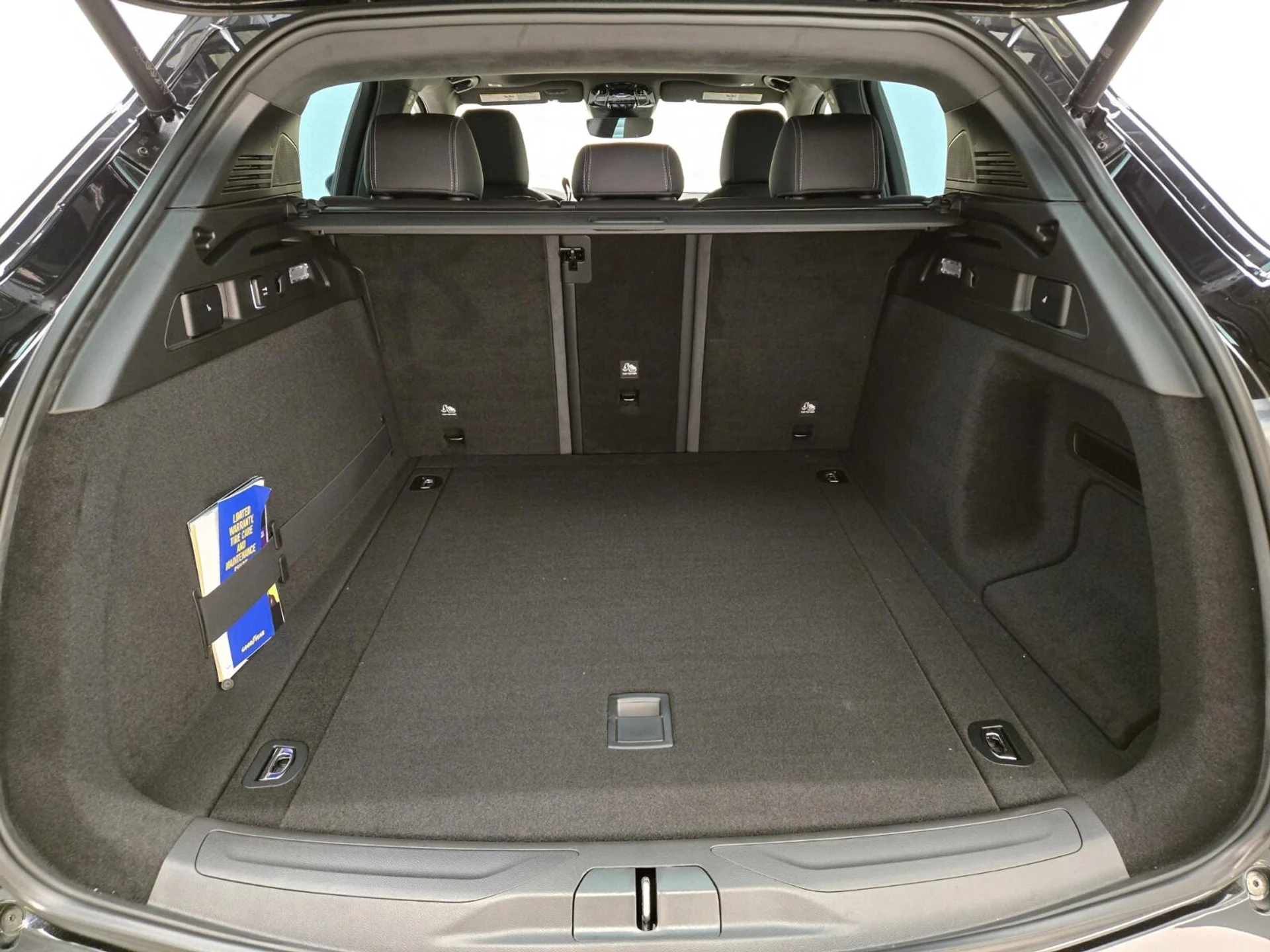 mph024_3955094363_Used_2025_Maserati_Grecale_Folgore_1765003989_5409b47992