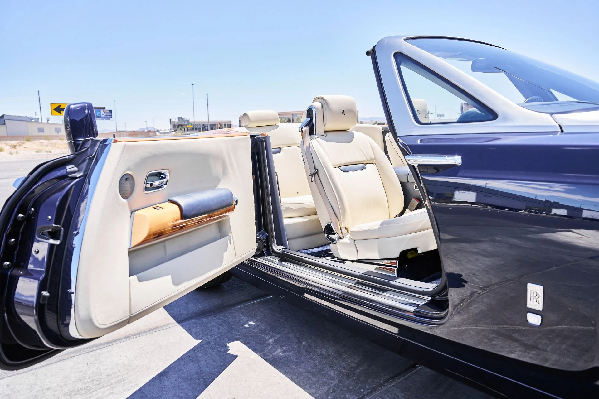 mph024_3965299984_Used_2009_Rolls_Royce_Phantom_Drophead_Coupe_Base_1779209656_d55f16ddae