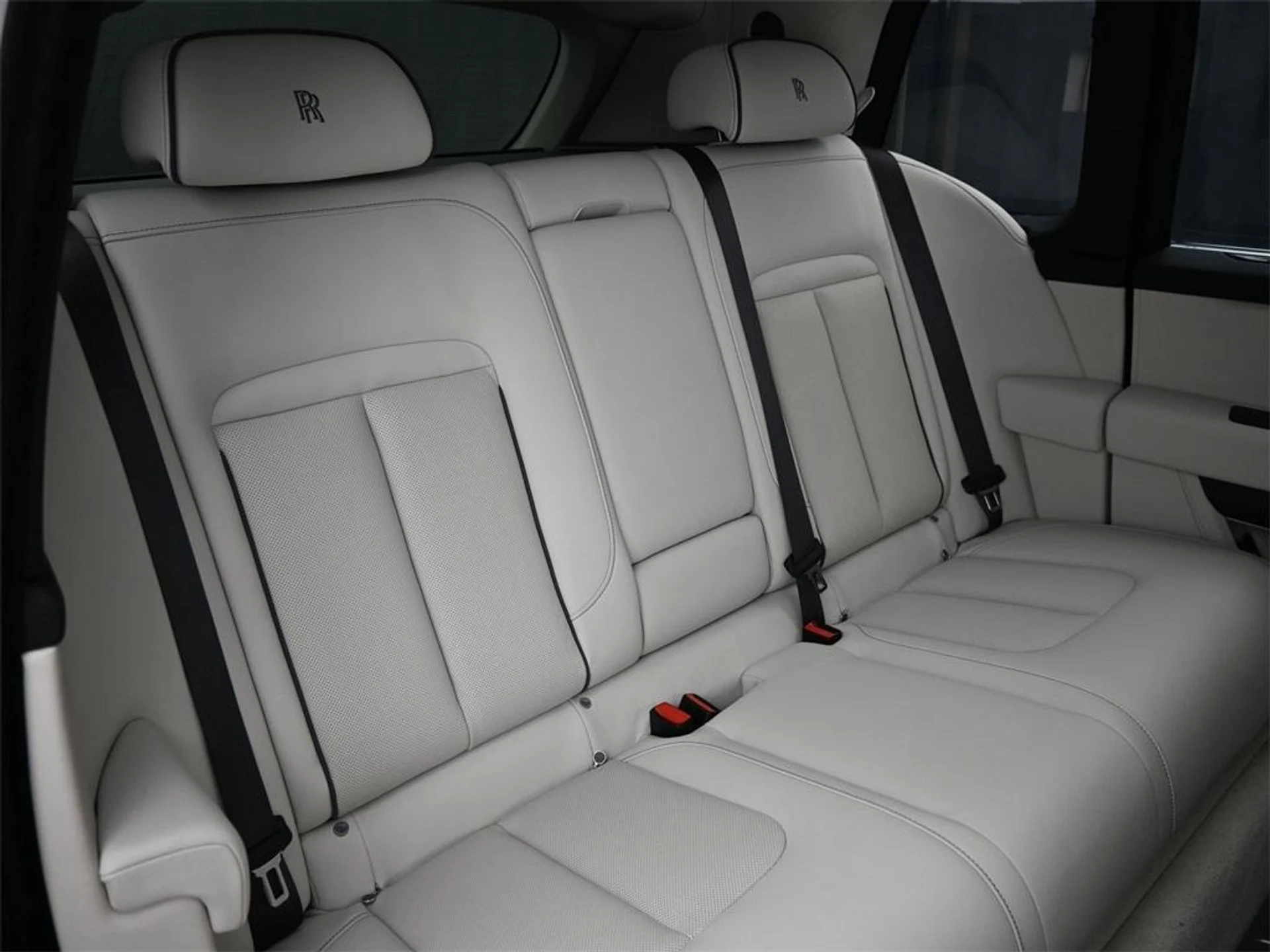 mph024_3974427208_zm4u_Nri9mt_Lv_L_Ab_H_Duxur_A_Oc_K_Zk_880d31735b