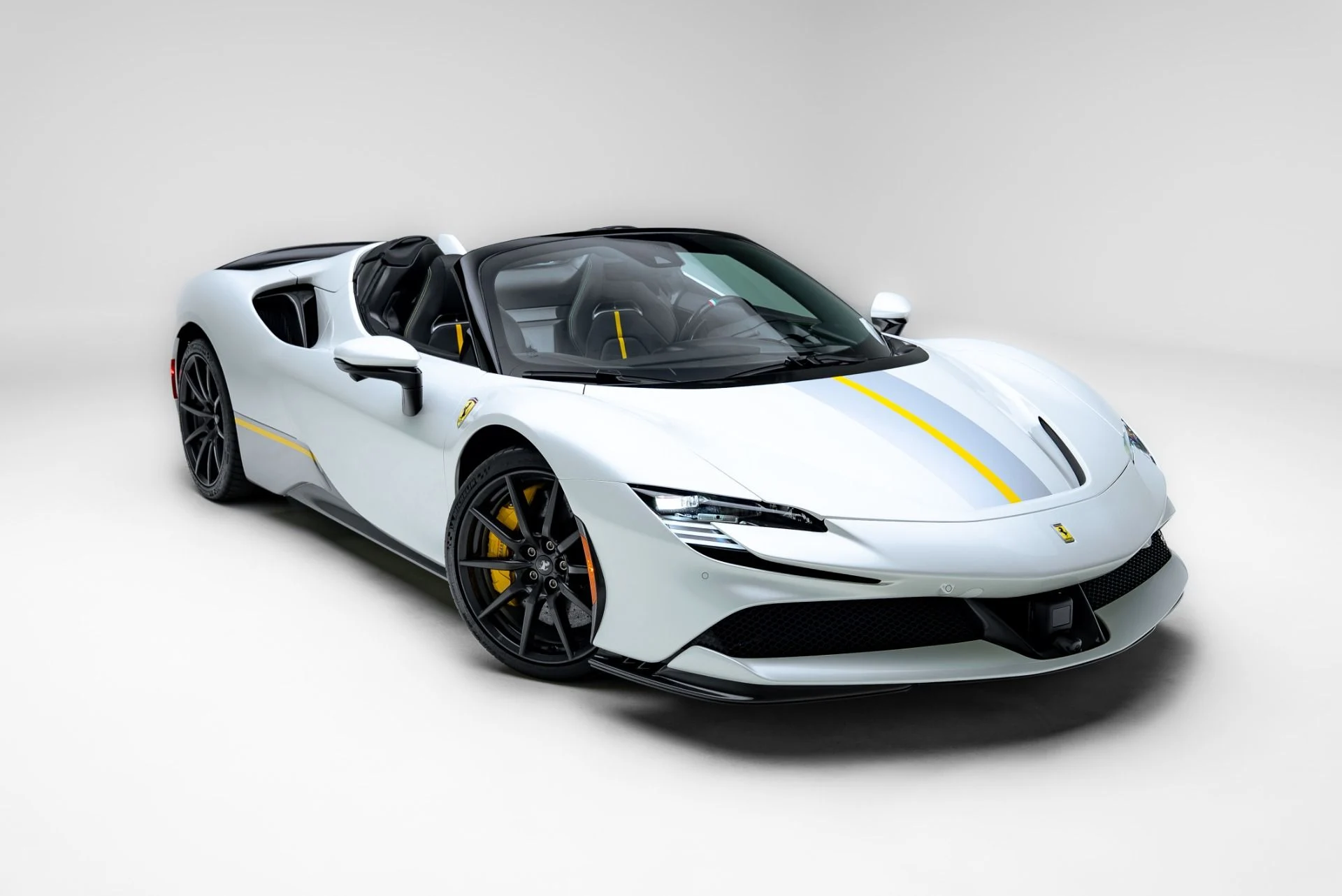 mph024_397787858_Used_2024_Ferrari_SF_90_Spider_1777485078_0993c108bf