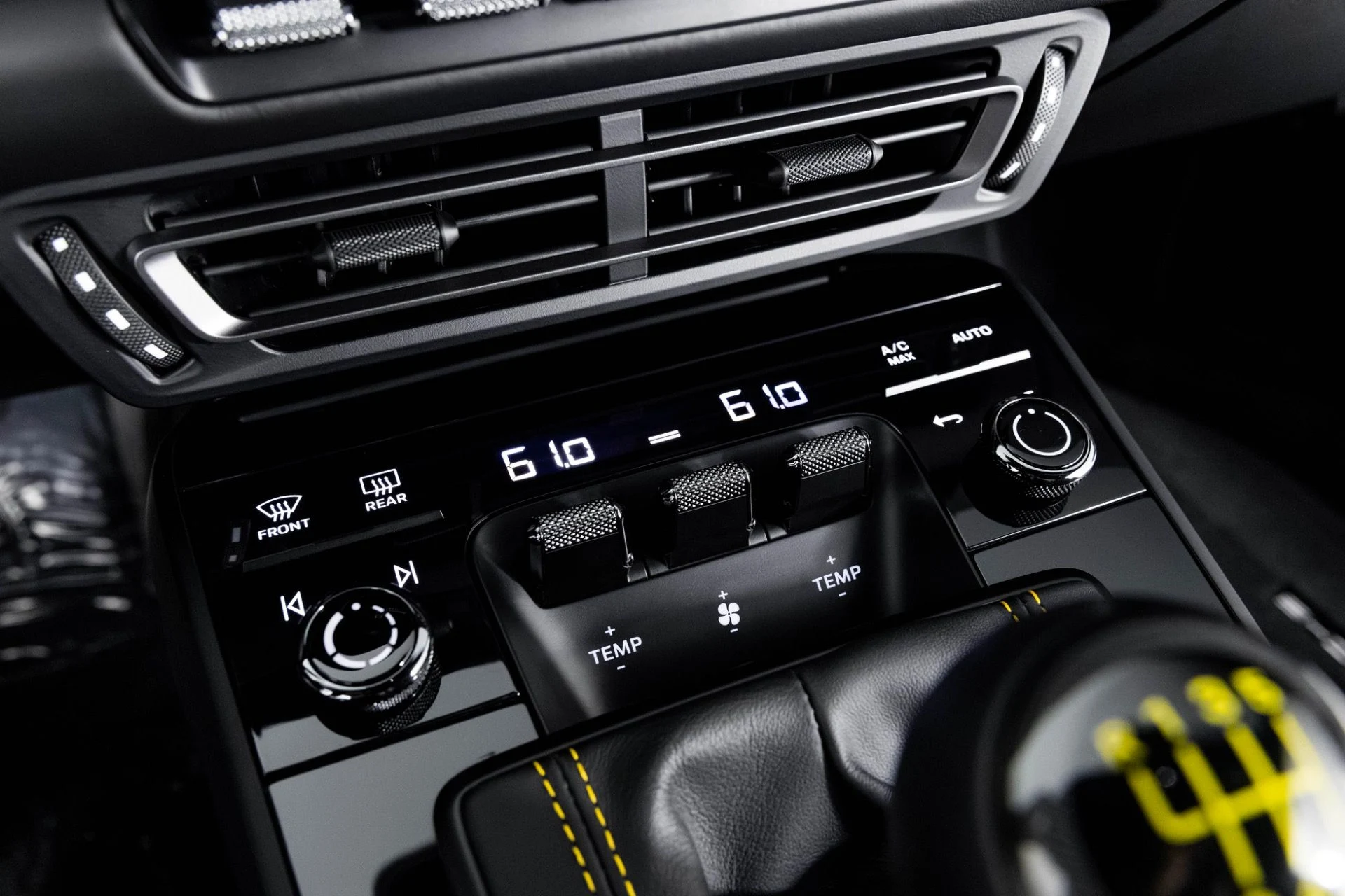 mph024_3979503470_Used_2022_Porsche_911_GT_3_Touring_1764706397_4fafc8eb7d