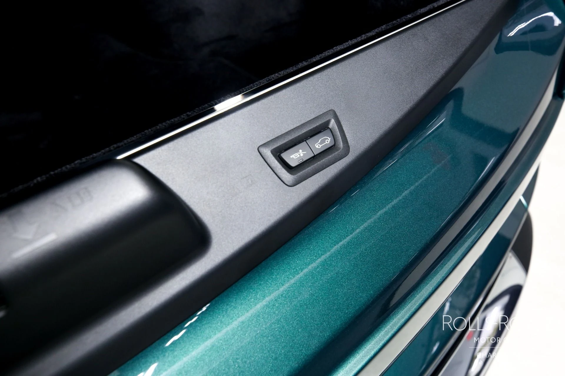 mph024_3984357796_Used_2023_Rolls_Royce_Cullinan_1688236802_d01b51a849