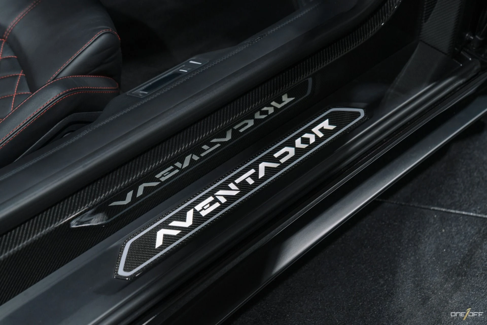 mph024_3987078654_Used_2018_Lamborghini_Aventador_LP_740_4_S_in_Ad_Personam_Nero_Granatus_w_Sensonum_Carbon_1760126321_b92d18d57a