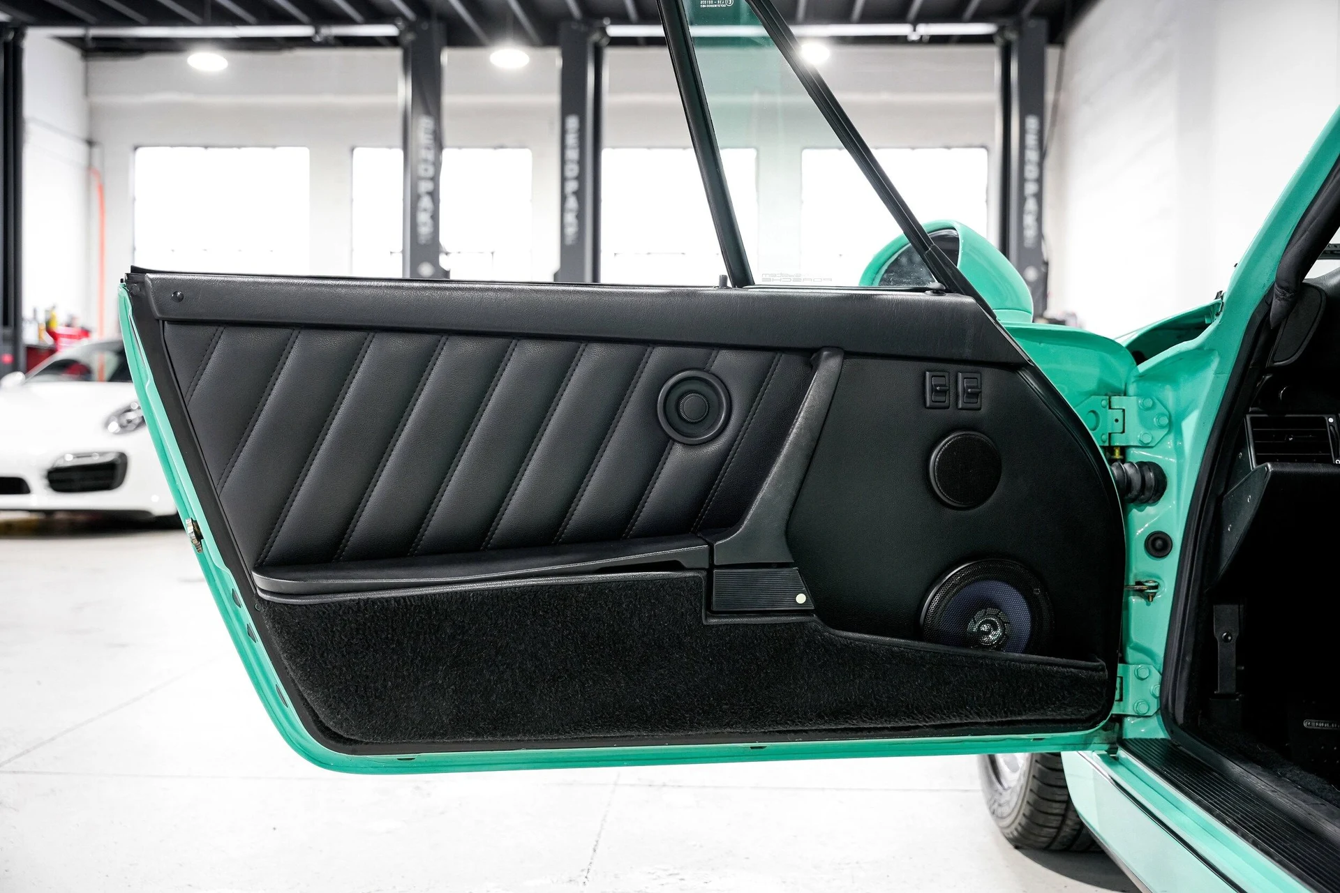 mph024_3989774843_50b8f65dd05982d91edced313678ce68x_05c90788a4