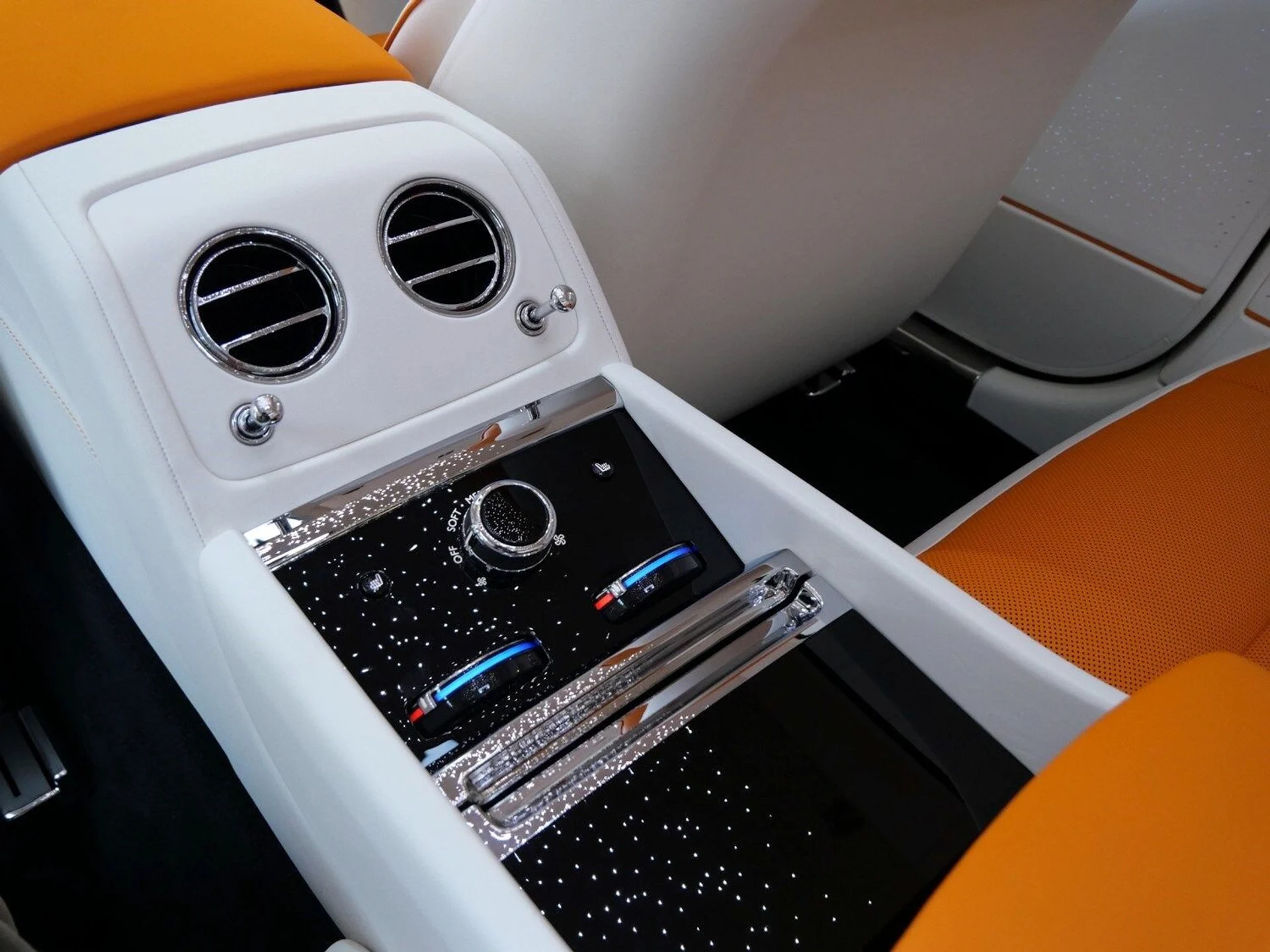 mph024_399160010_2539b30682713af6bf25c3537ca2d756x_c093327174