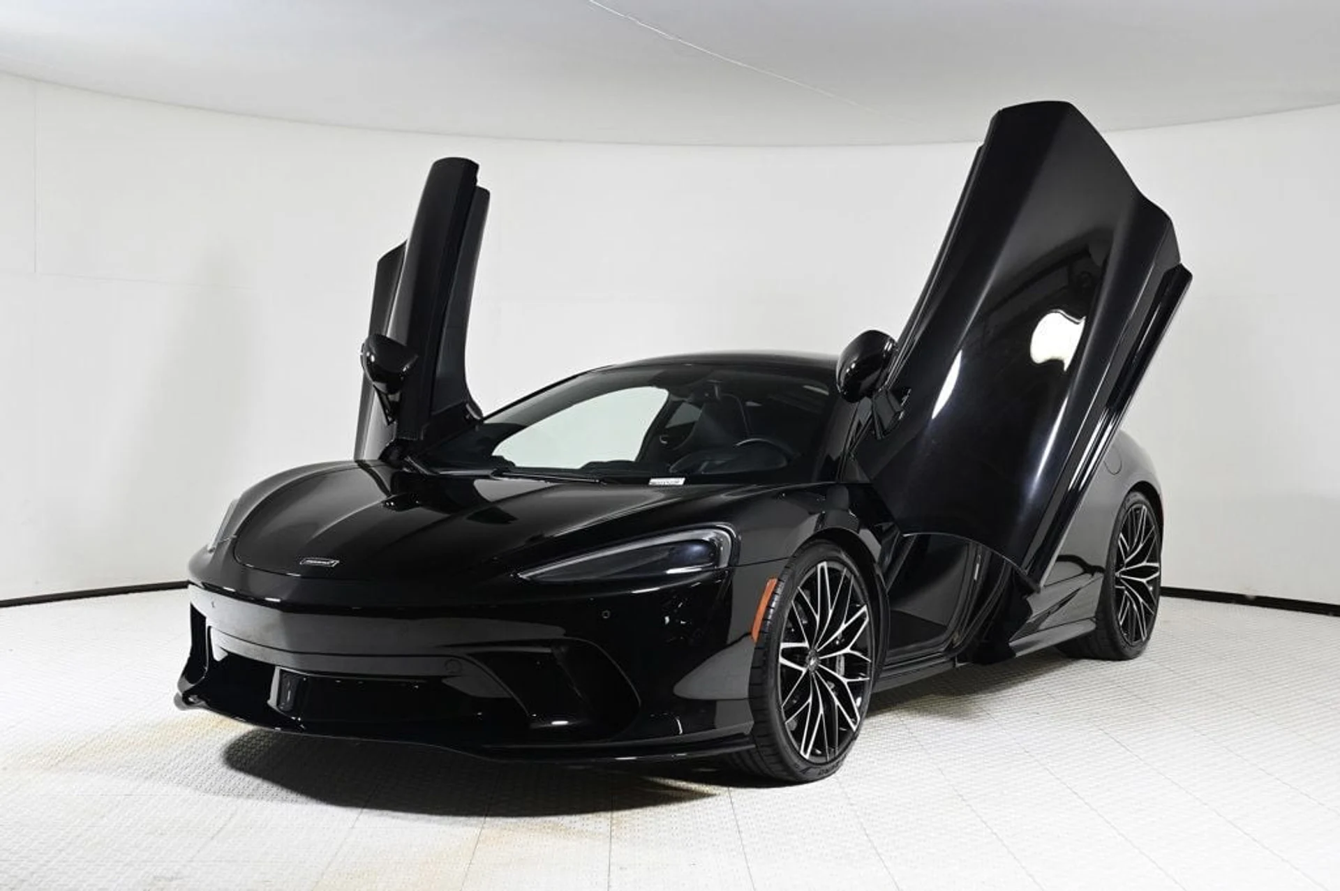 mph024_3992160241_used_2021_mclaren_gt_base_11350_22918068_24_1024_65c5badc7c