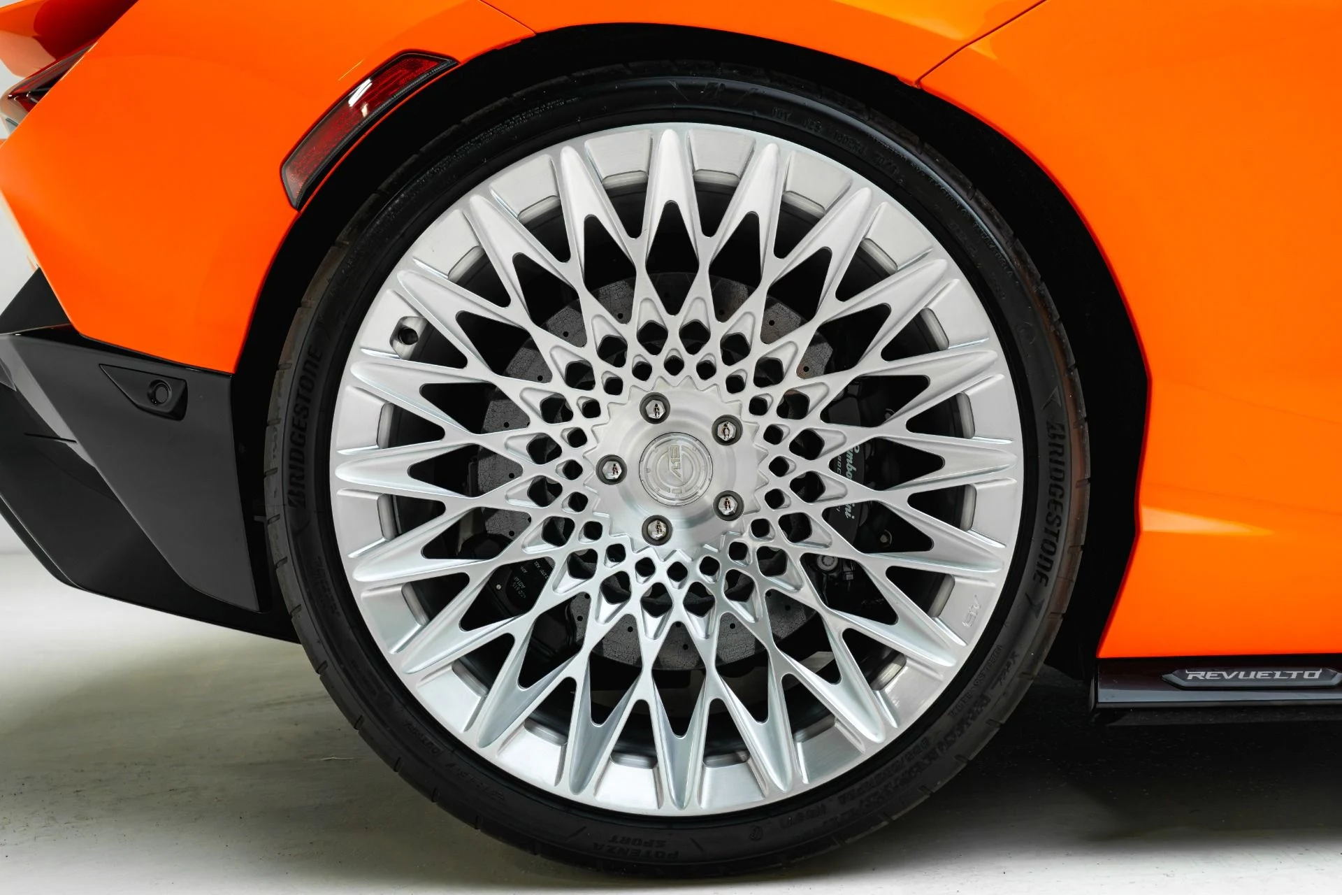 mph024_399710307_Used_2024_Lamborghini_Revuelto_1781129539_af07a7c58e