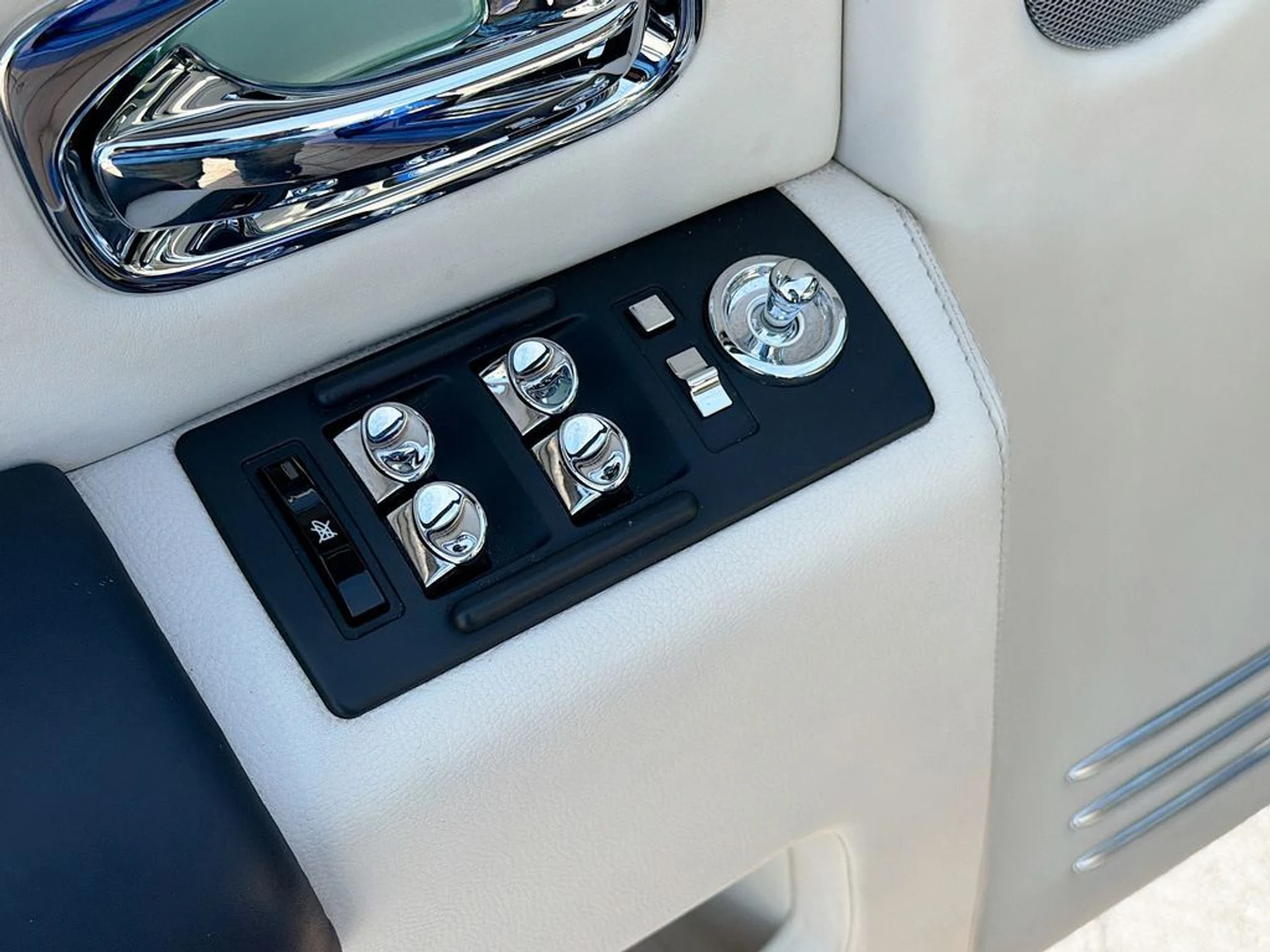 mph024_4000874484_b3fd18a5949c9b023e74efdc18a27bb3x_c832abba44