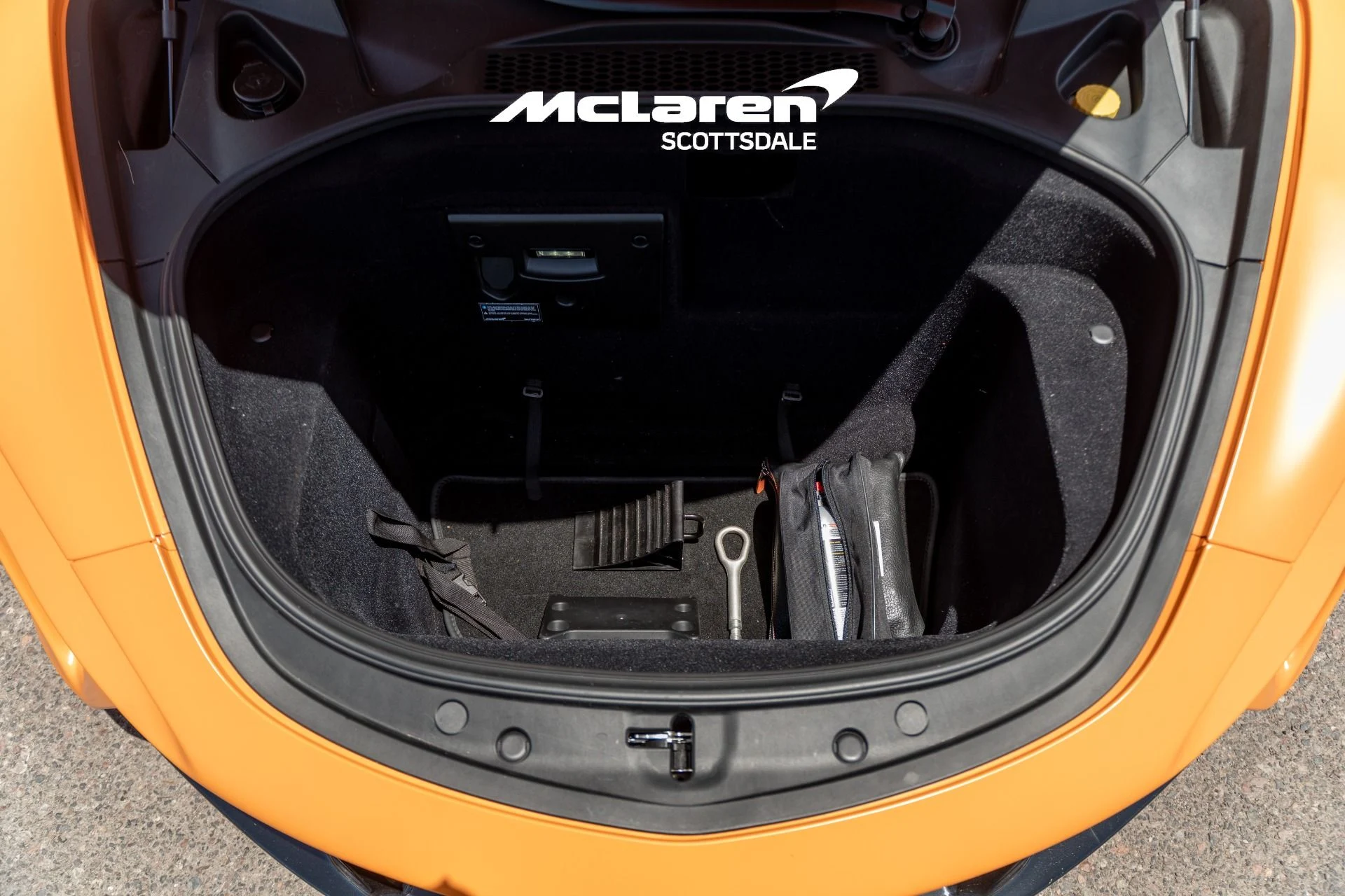 mph024_4014403614_Used_2023_MCLAREN_ARTURA_1780685542_607d30d7f2