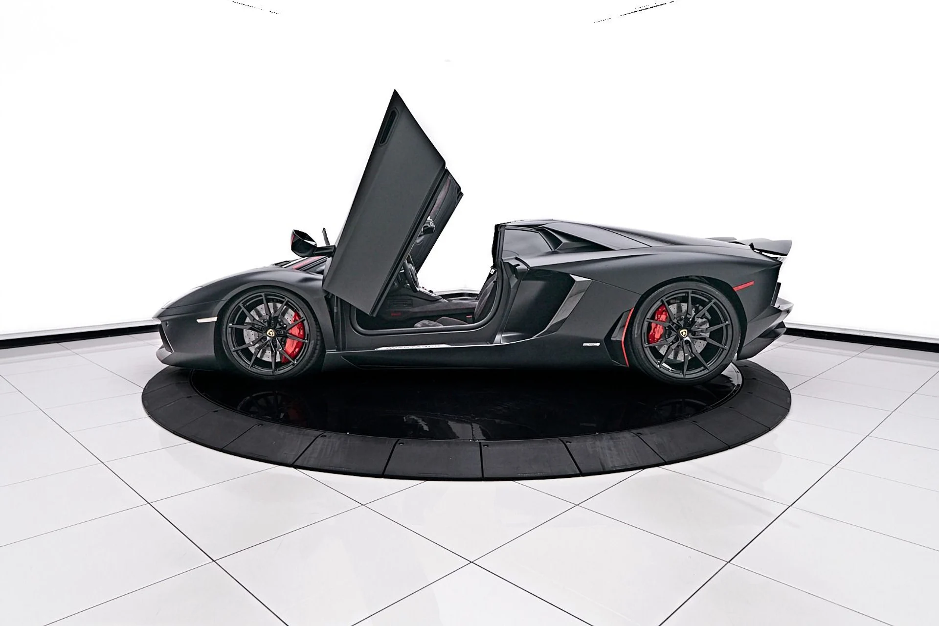 mph024_4015177622_Used_2016_Lamborghini_Aventador_LP_700_4_1745086156_a500025b80