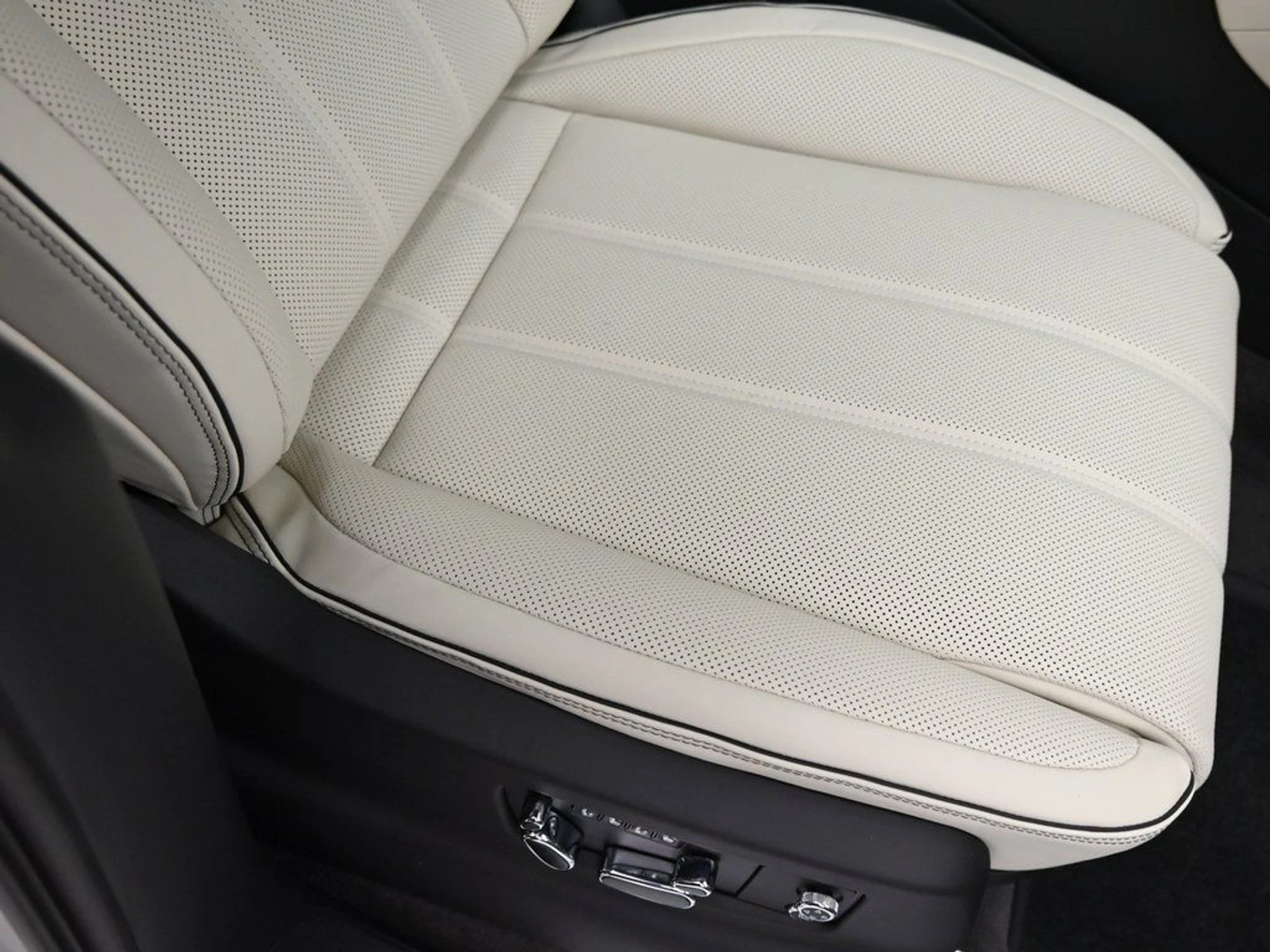 mph024_4016143705_90e84ccb5d3c3820b292b2b9889e14e7_43e089325f