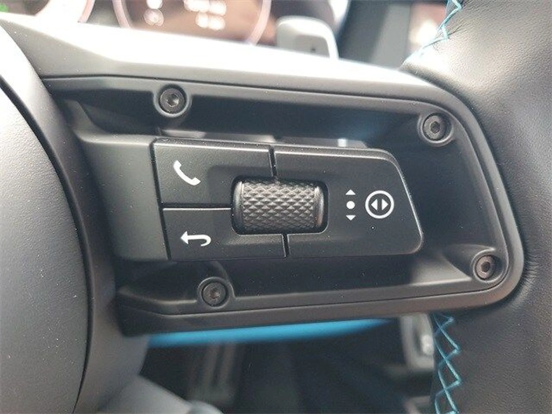 mph024_4017458750_9adfc9b973d9430278011ea14f8db6f6x_49f1f86f5d