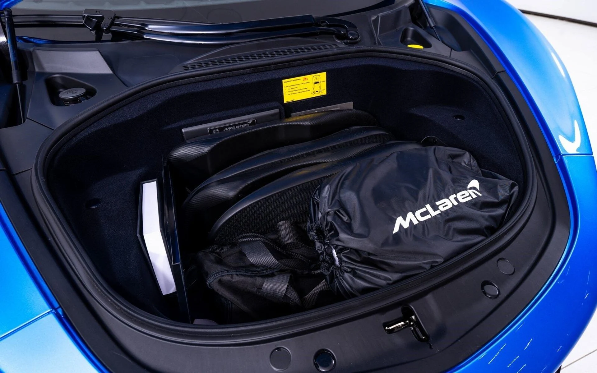 mph024_4020582746_cb572208582be3eda910f1206b8b6568x_4a2f6d3d75