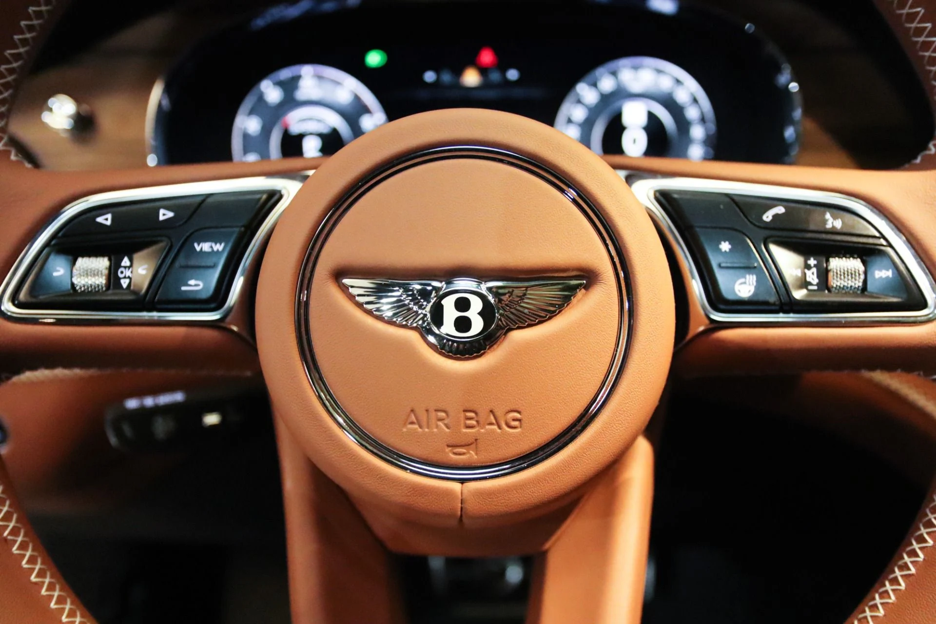 mph024_4022080933_New_2025_Bentley_BENTAYGA_V8_S_V8_1744810623_b11530bfe7