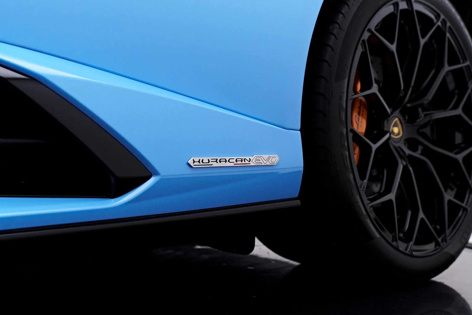 mph024_4037919346_Used_2022_Lamborghini_Huracan_EVO_Base_1755812444_32c447d6a6