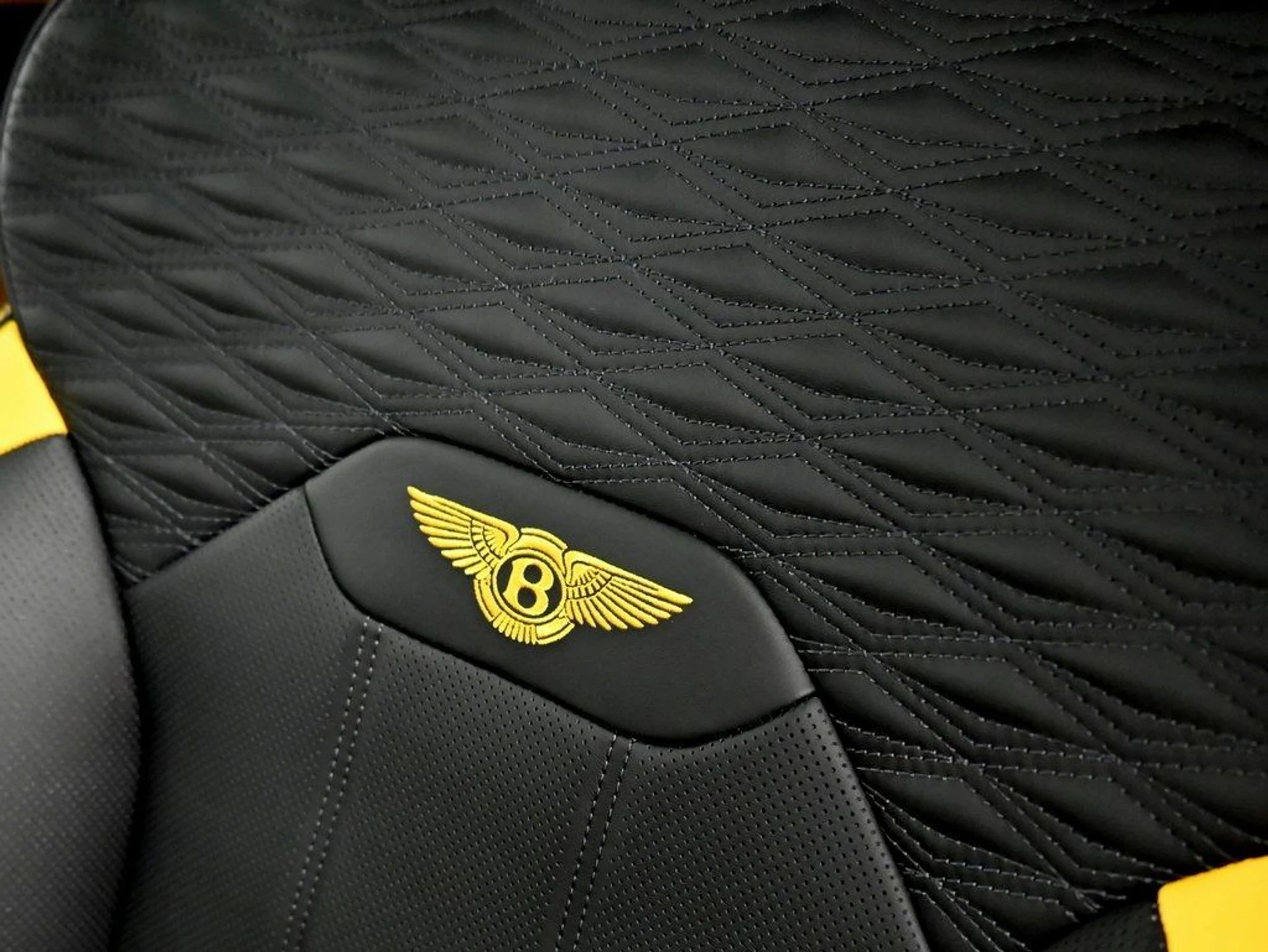 mph024_4053437078_b7c91f671de5ad037e5fa4b70b8c4fb4_923c8b48f1