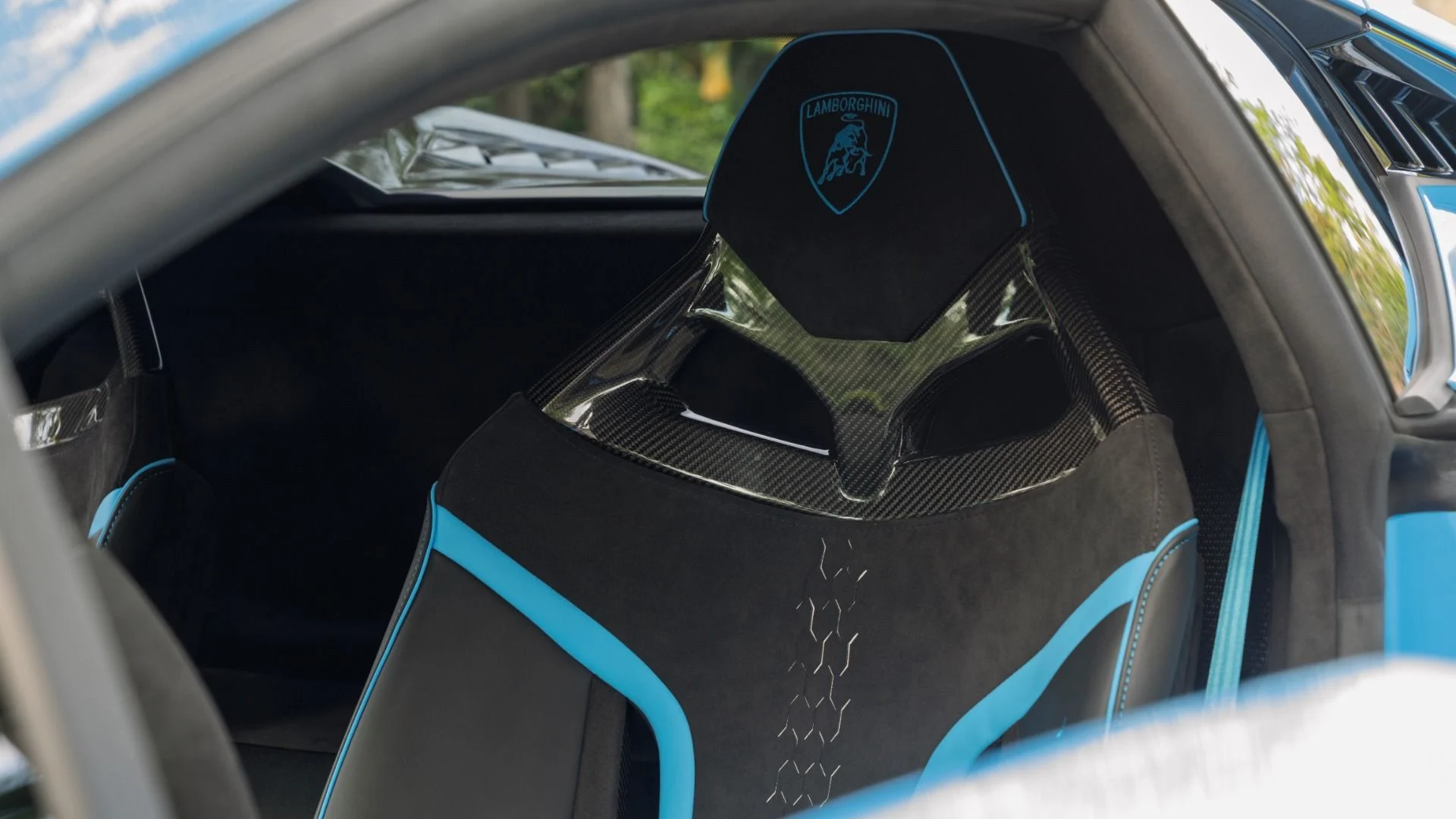 mph024_4055250295_Used_2024_Lamborghini_Huracan_Tecnica_1759423288_77ee70999d