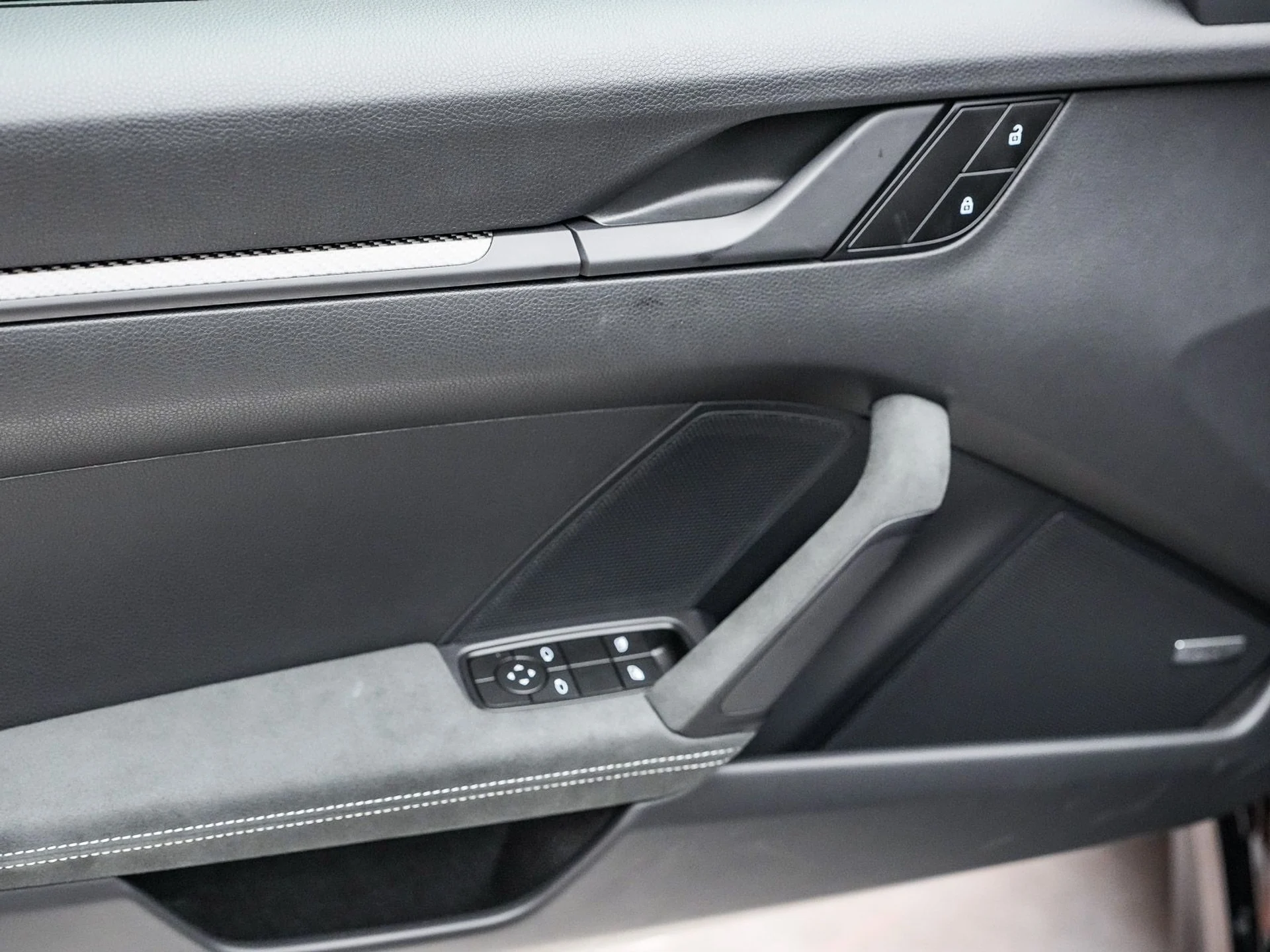 mph024_4056427323_badf9cd3d7c28f85c578e91863d473d4x_d60fc85e2e