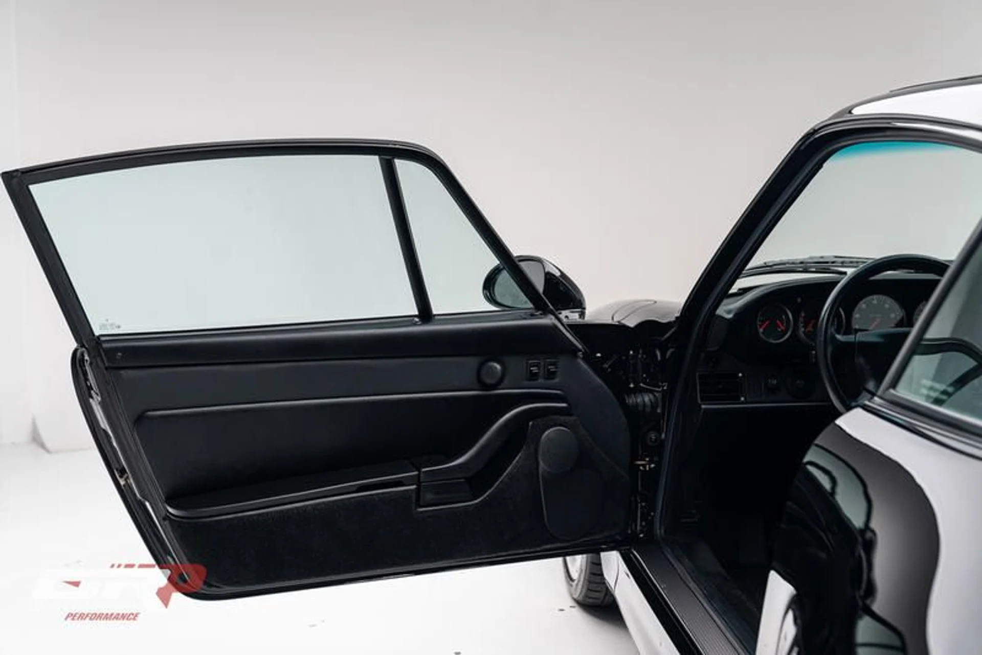 mph024_406903131_4569972_C_2_A7_B_4_C42_9_BD_3_0_FD_3_CB_14_C53_D_fc816760bd