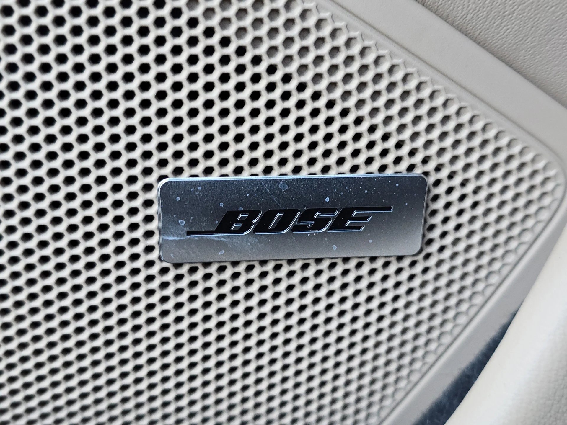 mph024_4075165334_aea6d0440fd2e9eae64e3d63e1c93bf0_4afb6b32ad