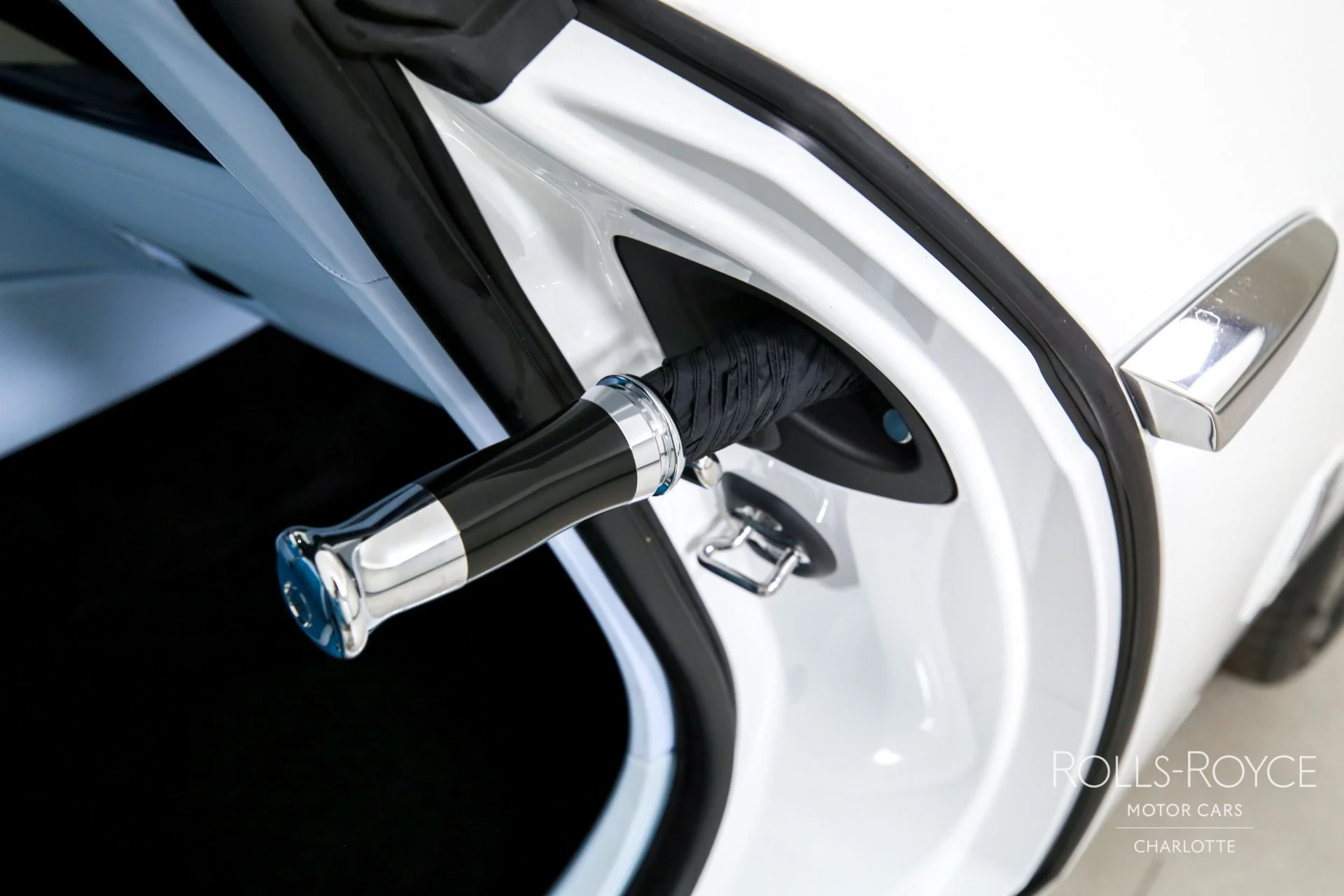 mph024_4076441290_Used_2024_Rolls_Royce_Spectre_1776091344_6584b48033