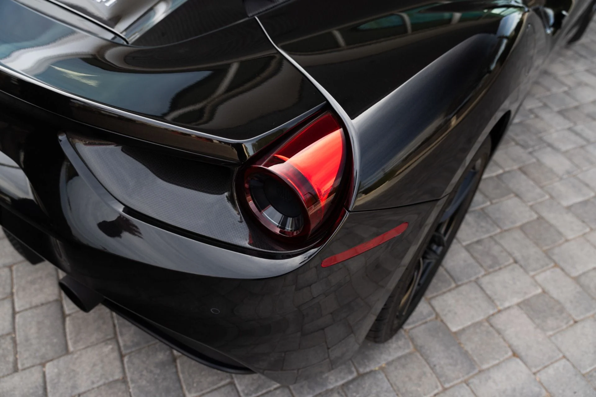 mph024_4077204154_Used_2018_Ferrari_488_Spider_1771975781_ca4d071e92