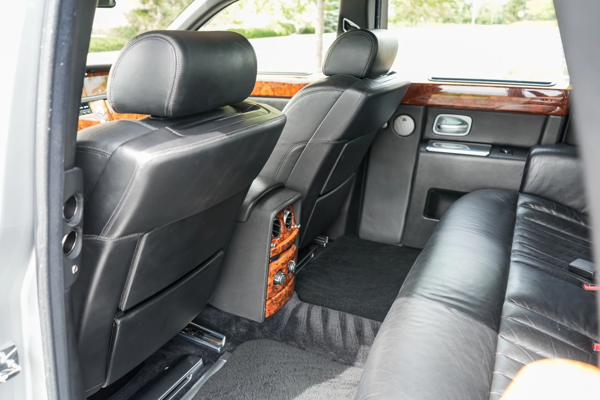 mph024_4077311336_Used_2005_Rolls_Royce_Phantom_1787087643_4c3f03df51