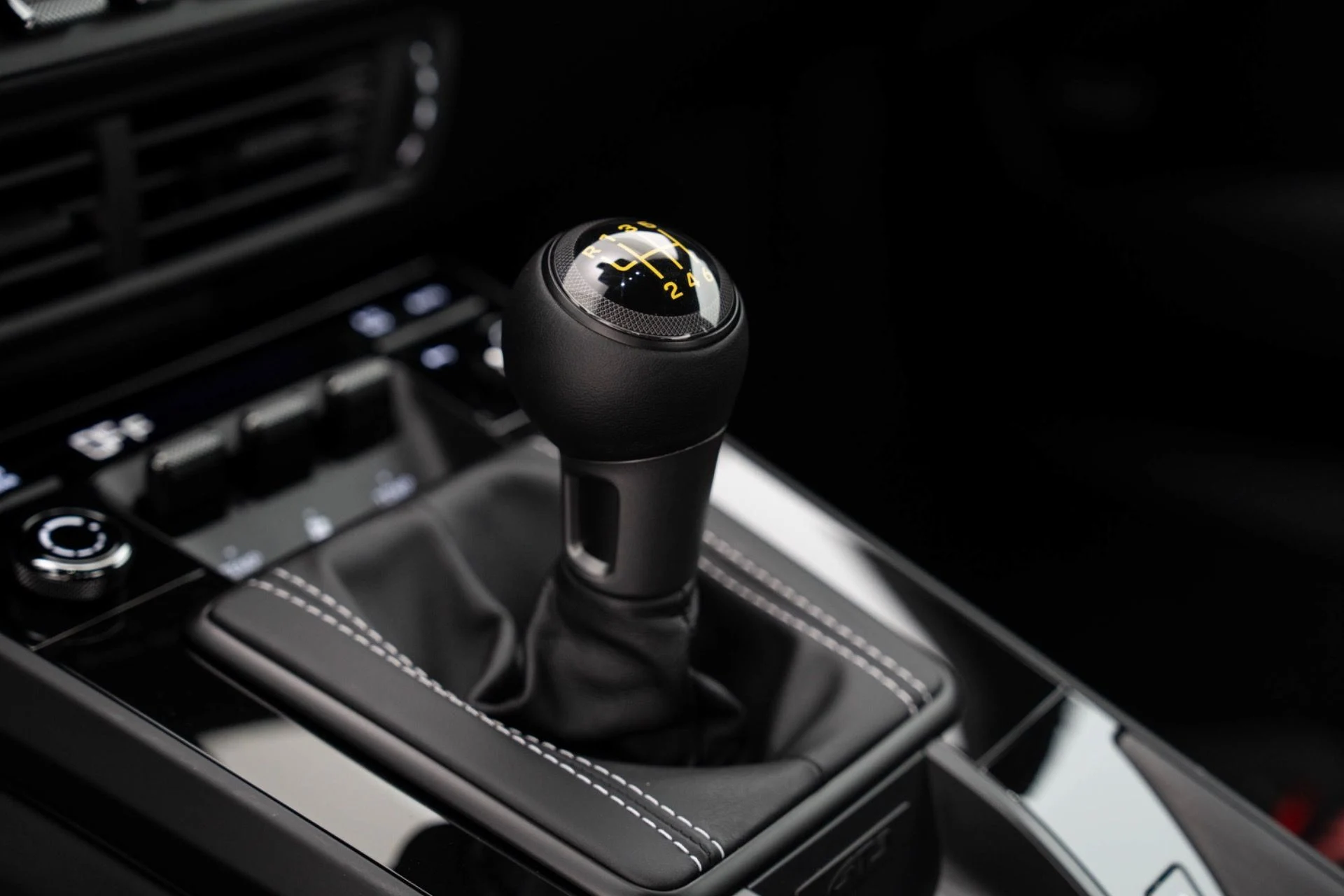 mph024_4078728598_Used_2026_Porsche_911_GT_3_Touring_1774627050_8ef24bedb7